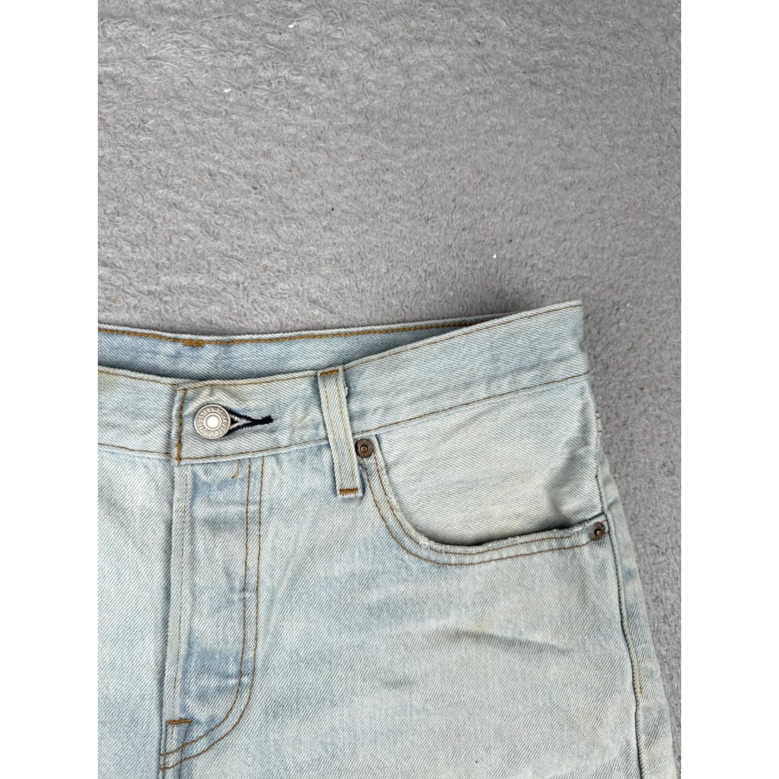 Levi's VINTAGE Levis 501 Shorts Womens 28 Light Wash Denim Premium Big E Button Fly Cutoff Size 28" / US 6 / IT 42 - 5 Thumbnail
