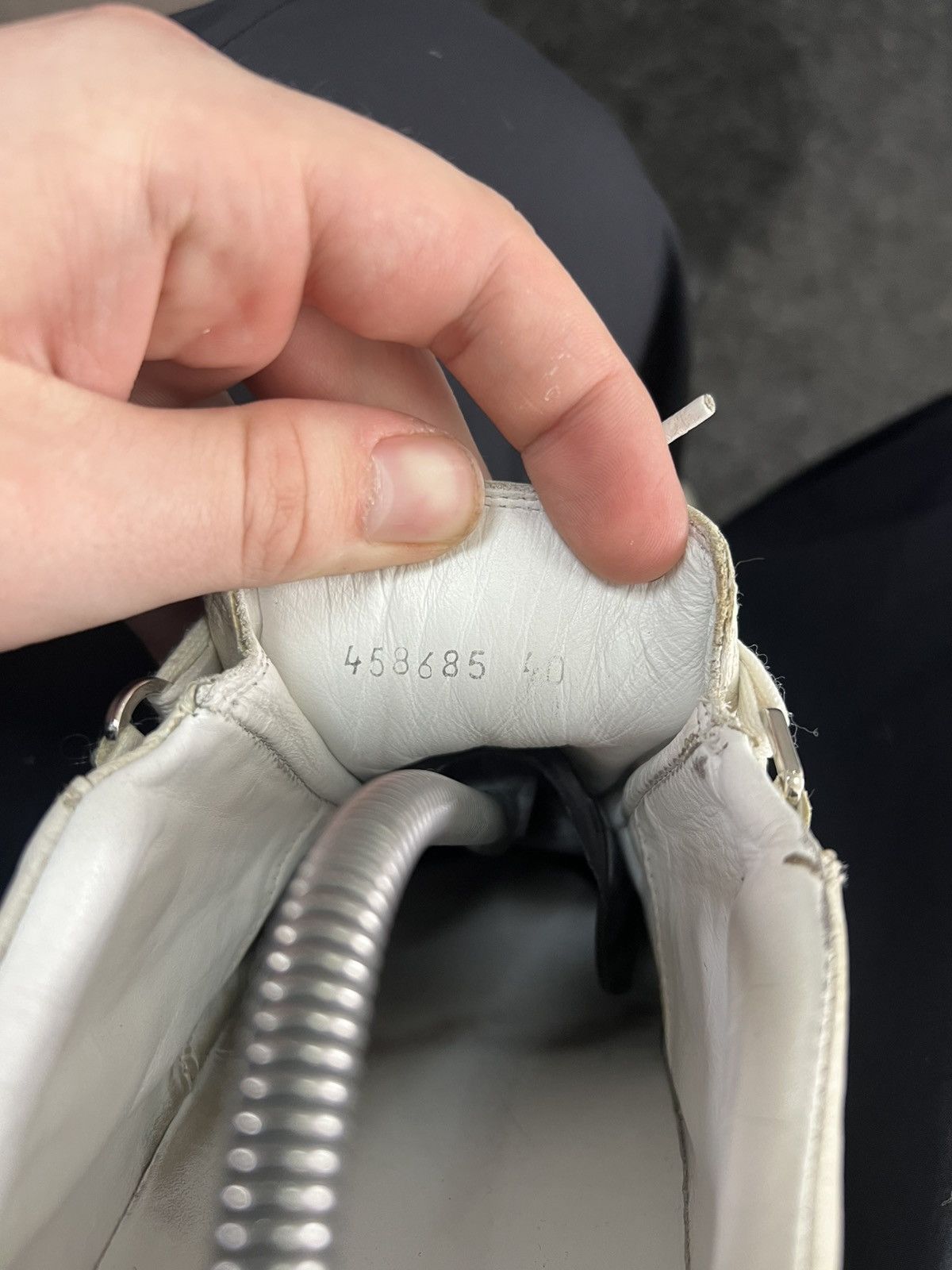 Balenciaga Balenciaga Arena Leather Low Sneaker White Size 7 Size US 7 / EU 40 - 2 Thumbnail