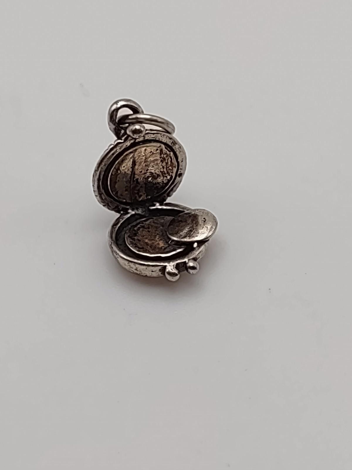 The Unbranded Brand Sterling Silver 925 Artisan Opening Pendant Locket Style Size ONE SIZE - 1 Thumbnail