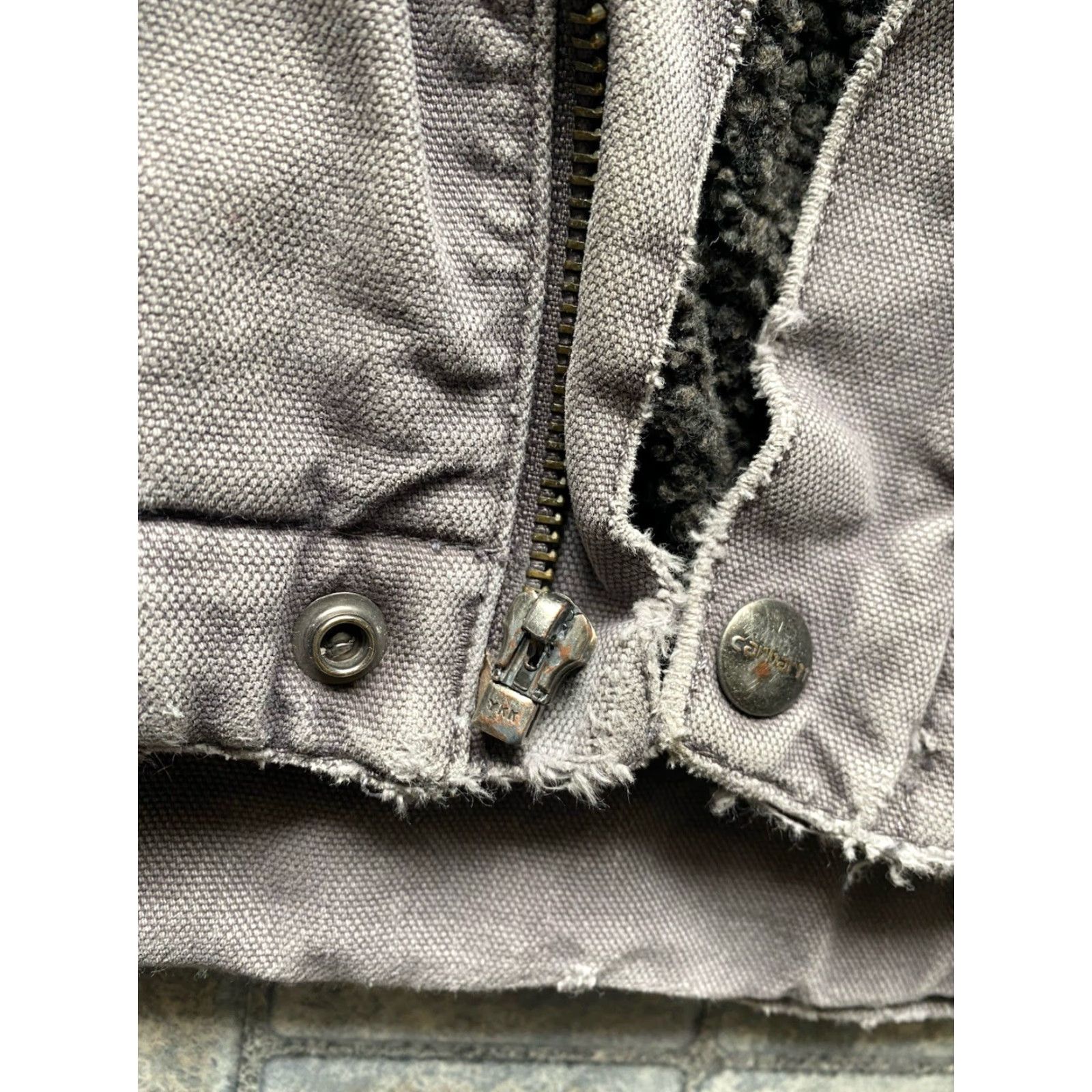 Carhartt VINTAGE Carhartt Hooded Jacket Coat Gray Mens M Zipper Snaps Damaged Sherpa Lined Size US M / EU 48-50 / 2 - 5 Thumbnail