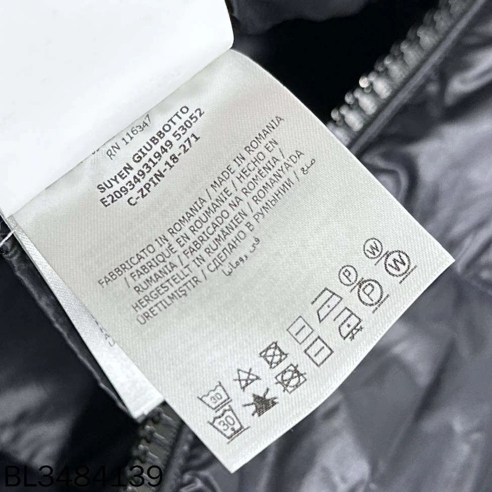 Moncler Moncler black armband down jacket women's 2 Size M / US 6-8 / IT 42-44 - 7 Thumbnail
