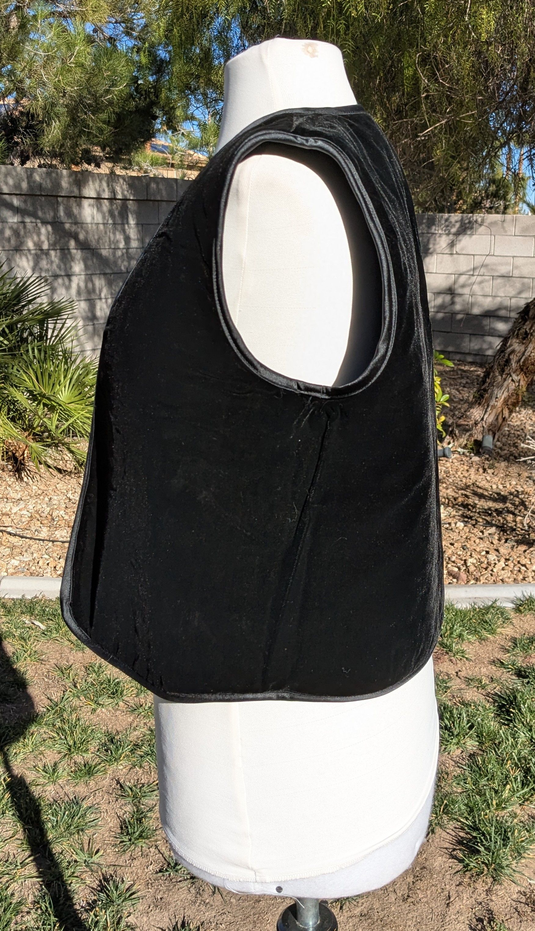 Other Classic Reversible Velvet/Quilted Vest Design Top Size US S / EU 44-46 / 1 - 2 Thumbnail