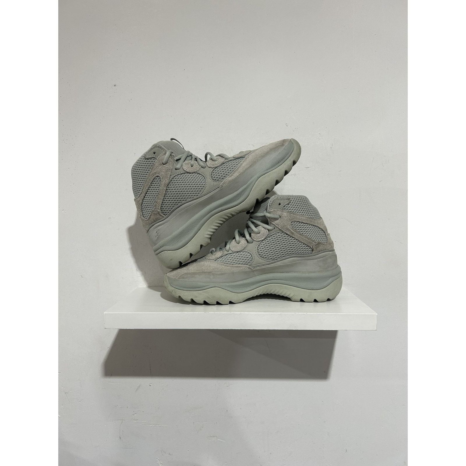 Adidas ADIDAS YEEZY DESERT BOOT SALT SIZE 9.5 PREOWNED Size US 9.5 / EU 42-43 - 2 Thumbnail