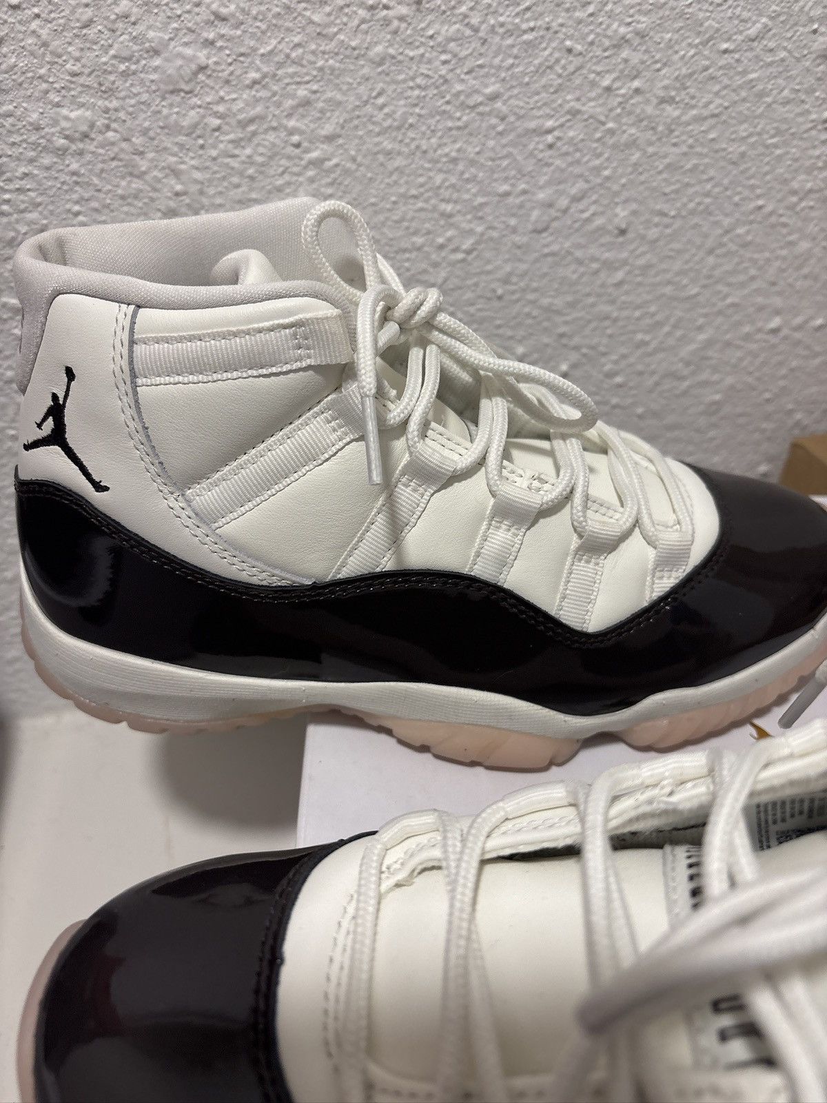 Jordan Brand × Nike Womens air jordan 11 retro Neapolitans Size US 8 / IT 38 - 1 Thumbnail