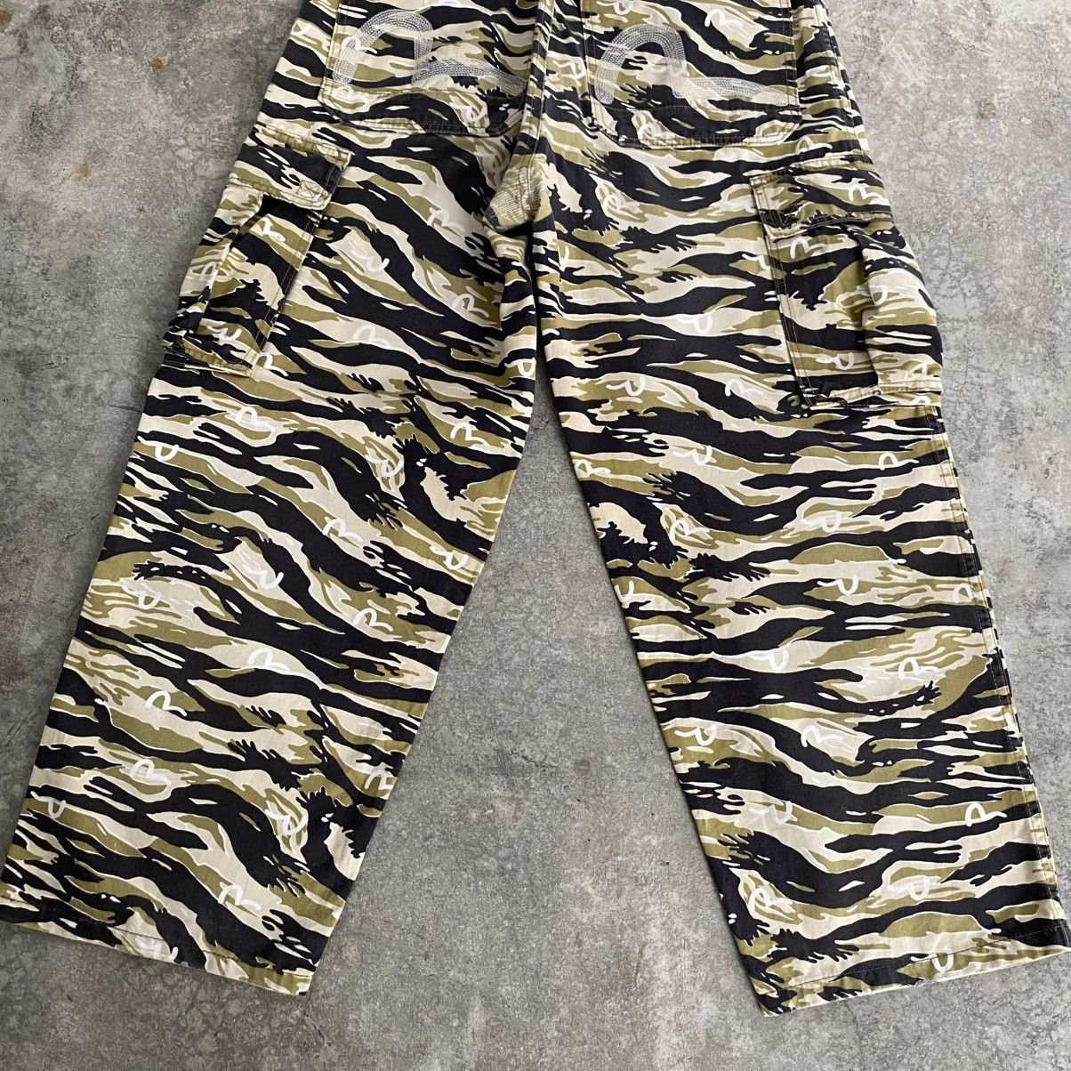 Evisu 2000’s Evisu Japan Camo Tiger Stripe Baggy Cargo Pants Size US 32 / EU 48 - 17 Thumbnail