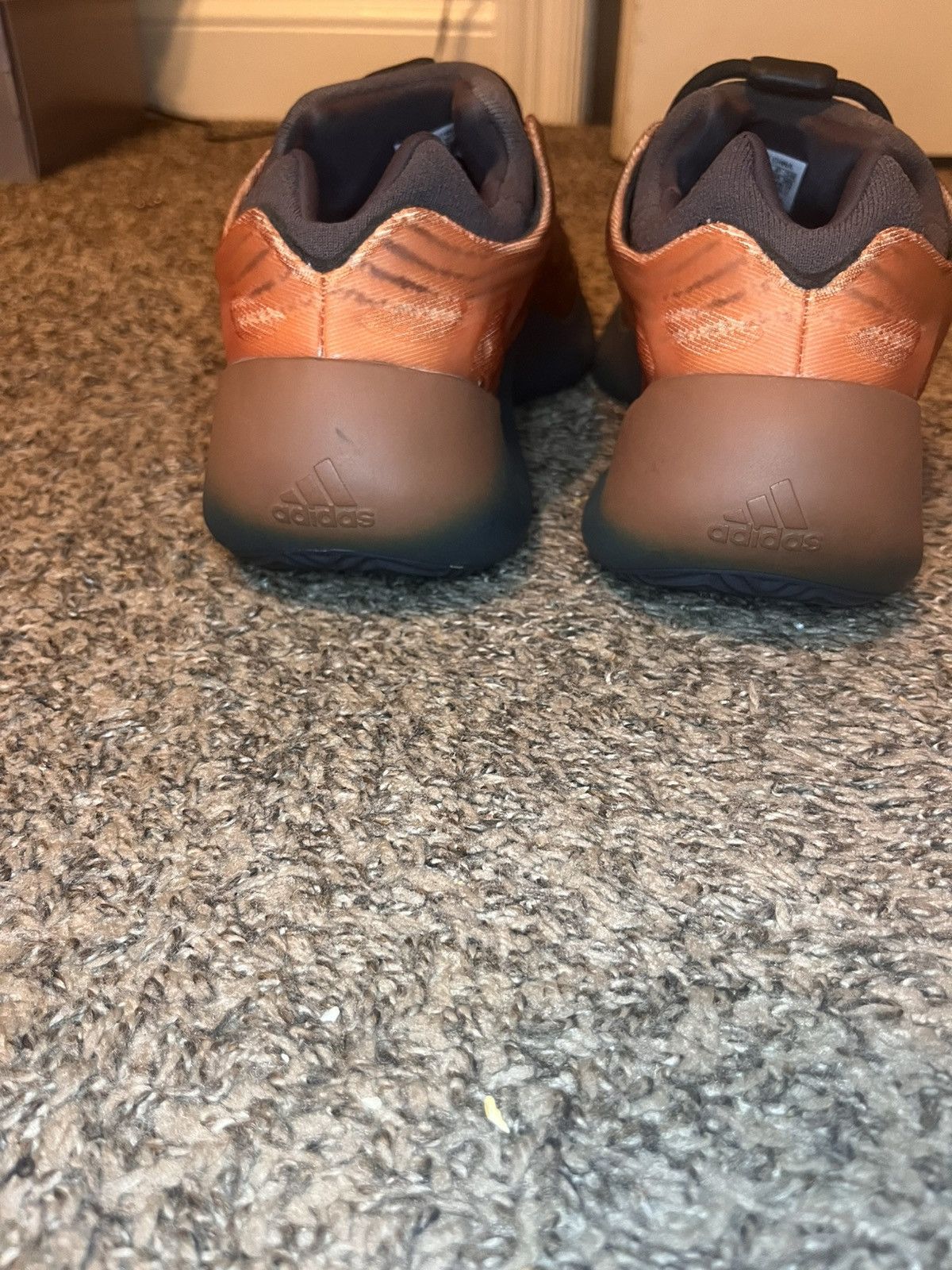 Yeezy Yezzy 700 V3 'Copper Fade' Size US 11.5 / EU 44-45 - 3 Thumbnail