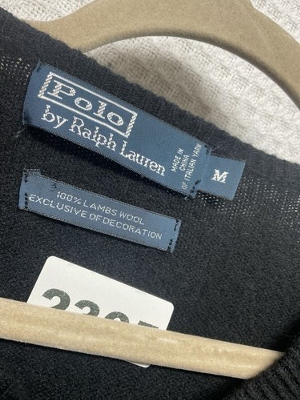 Ralph Lauren Polo Ralph Lauren Solid BlackLambs Wool V-Neck Sweater Men M Size US M / EU 48-50 / 2 - 2 Thumbnail