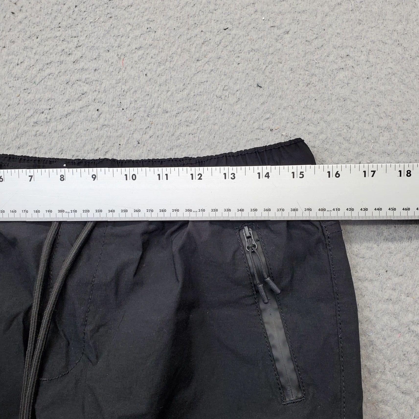 Vintage Benjamin Black Cargo Jogger Pants Men Small Black Stretch Tapered Leg Drawstring Size US 29 - 6 Thumbnail