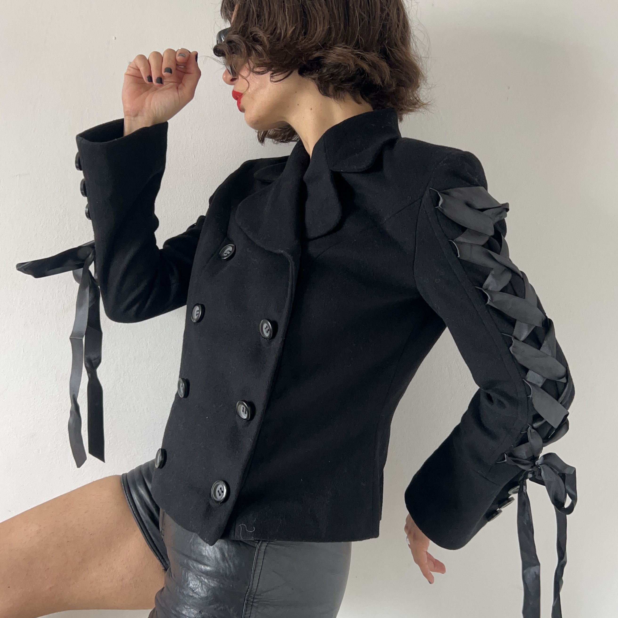 Vintage Cahsmere and wool black laced up blazer Size M / US 6-8 / IT 42-44 - 5 Thumbnail