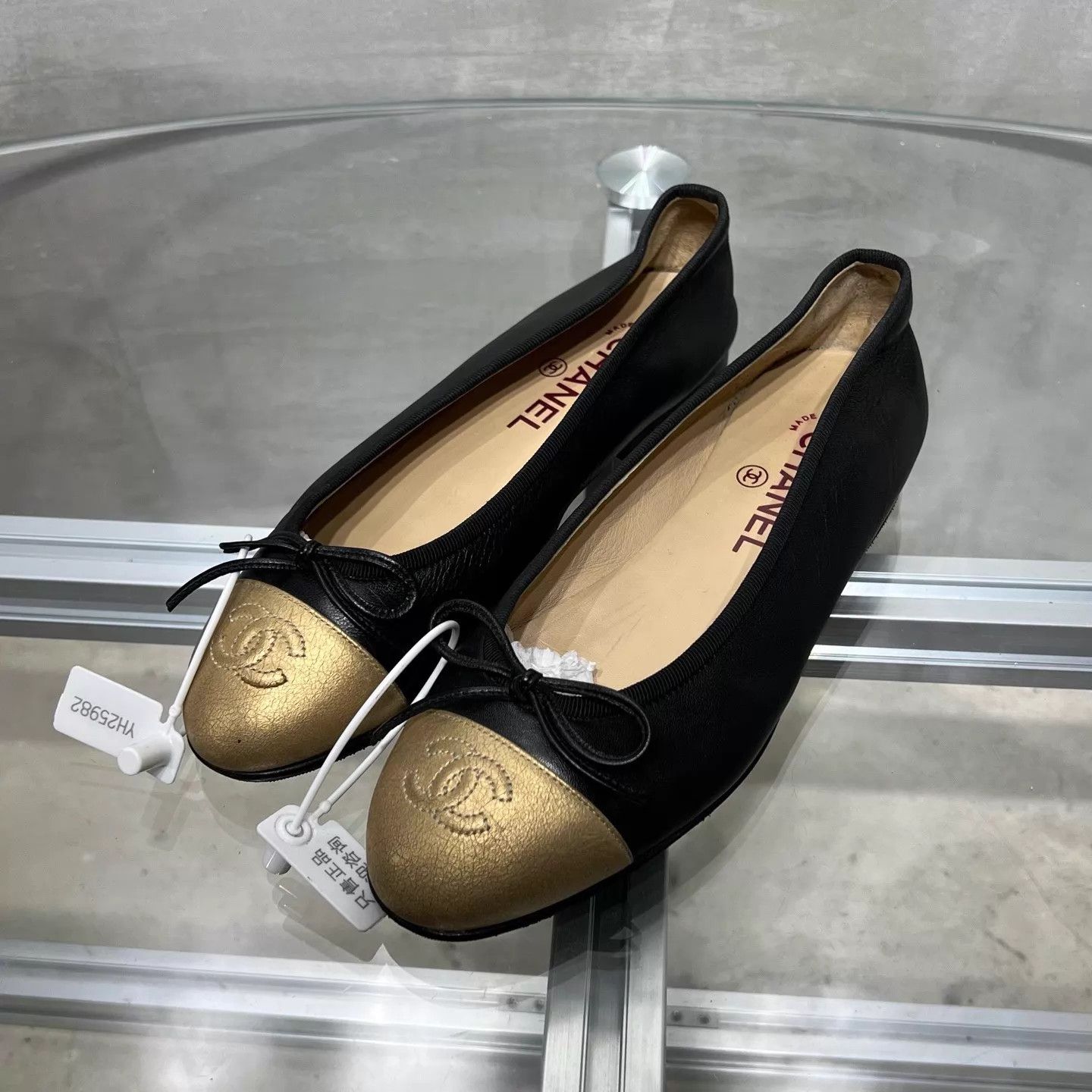 Chanel Chanel Black & Gold Ballet Flats 37 YH25981 Size US 6.5 / IT 36.5 - 2 Thumbnail