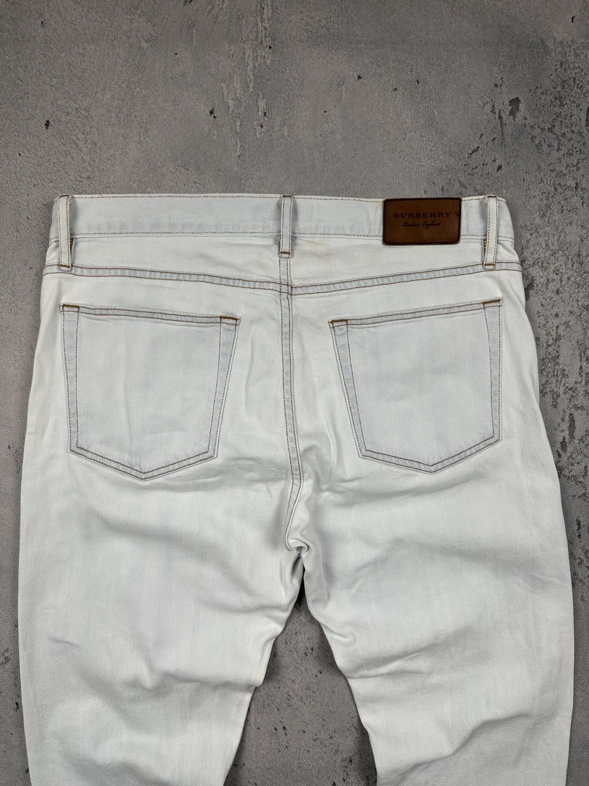 Burberry Burberry London England White Straight Selvedge Denim Jeans Size US 33 - 22 Thumbnail