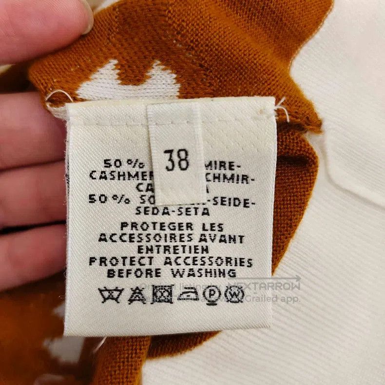 Hermes Hermes Gold Brown Pig Nose Button Full Print Cashmere and Size XS / US 0-2 / IT 36-38 - 5 Thumbnail