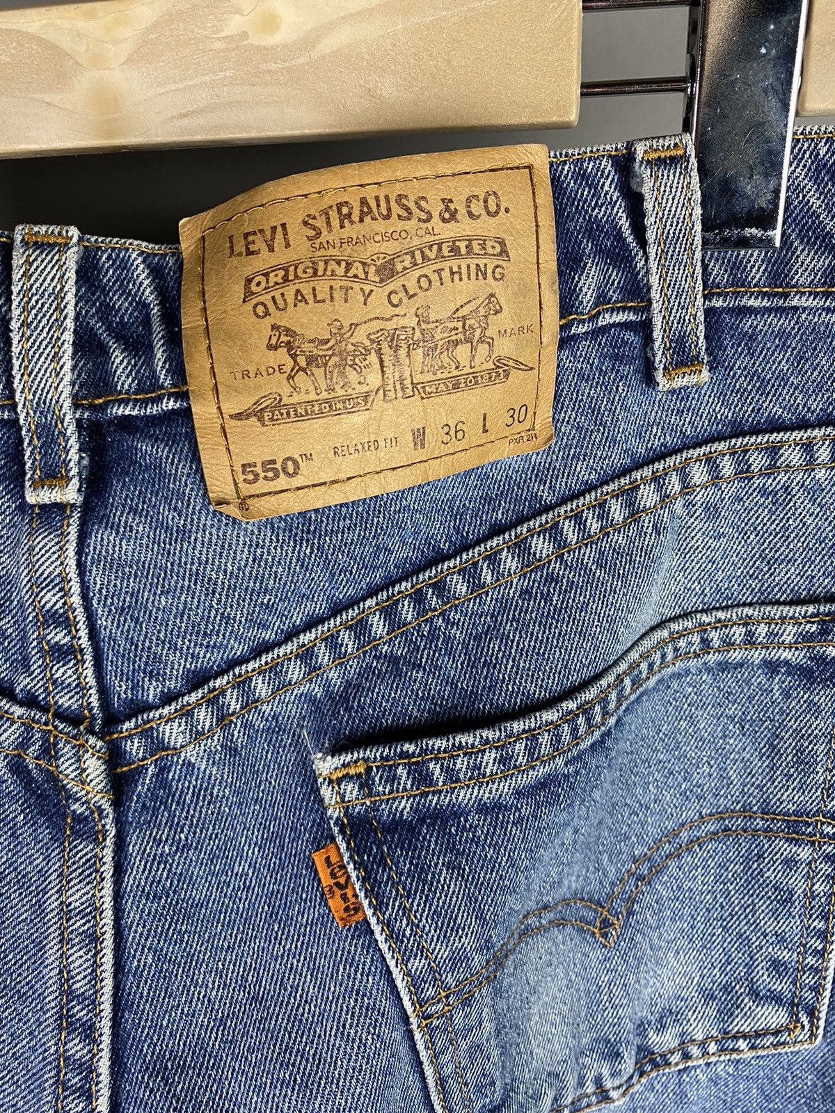Levi's × Levi's Vintage Clothing × Vintage Vintage Levi’s 550 Relaxed Fit Jeans - W36 L30 Size US 36 / EU 52 - 5 Thumbnail