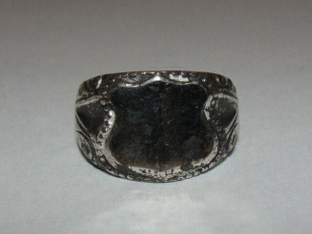Designer Shield Shaped Antiqued Sterling Silver Signet Ring Size ONE SIZE - 2 Thumbnail