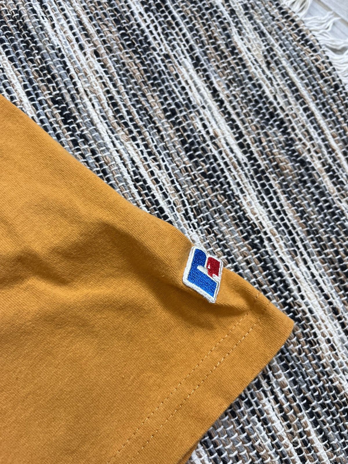 Russell Athletic × Vintage Vintage Russell Athletic T shirt minimalistic sportswear Size US S / EU 44-46 / 1 - 10 Thumbnail