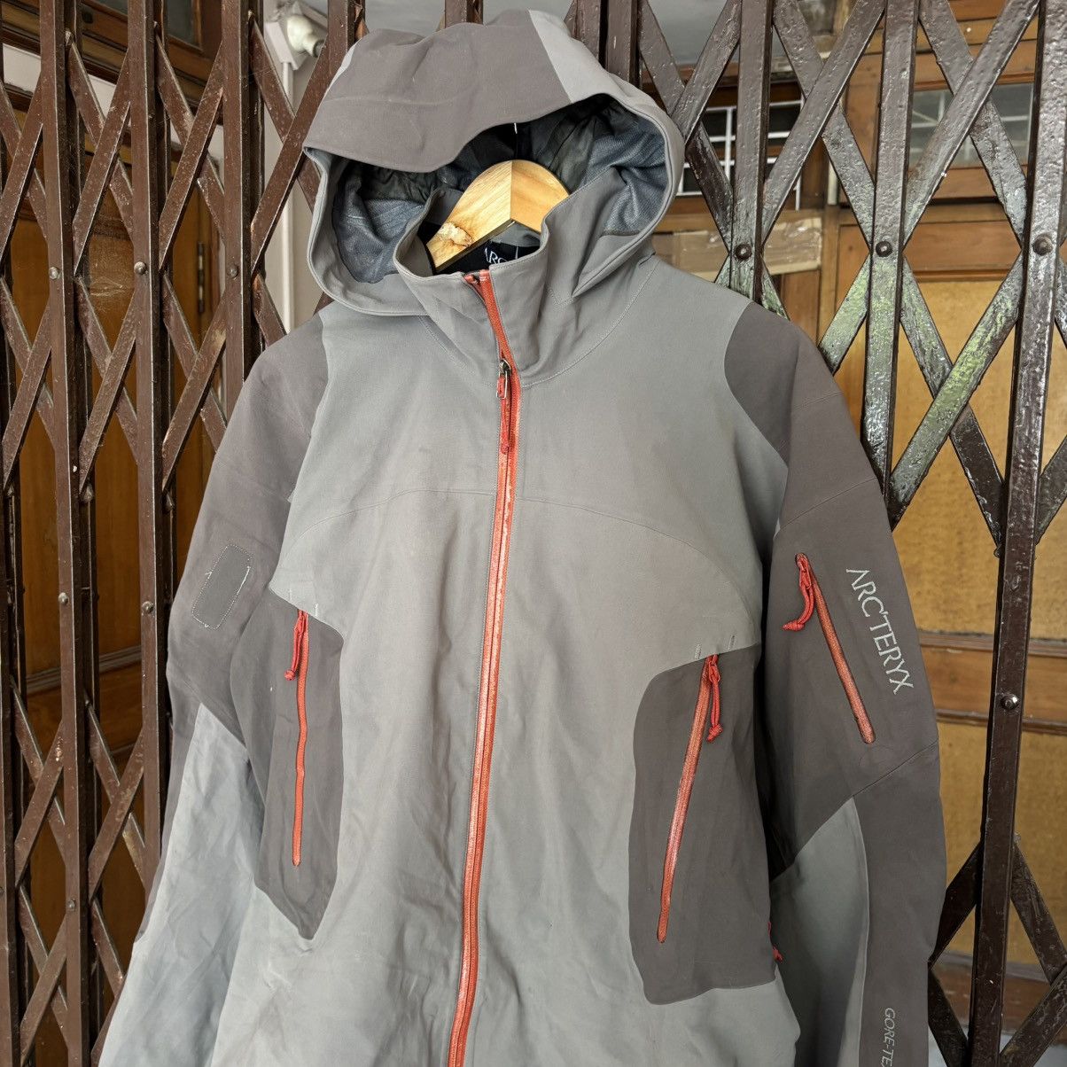 Arc'teryx Vintage Arcteryx Stingray GTX ‘Gunmetal’ Jacket Size US M / EU 48-50 / 2 - 3 Thumbnail