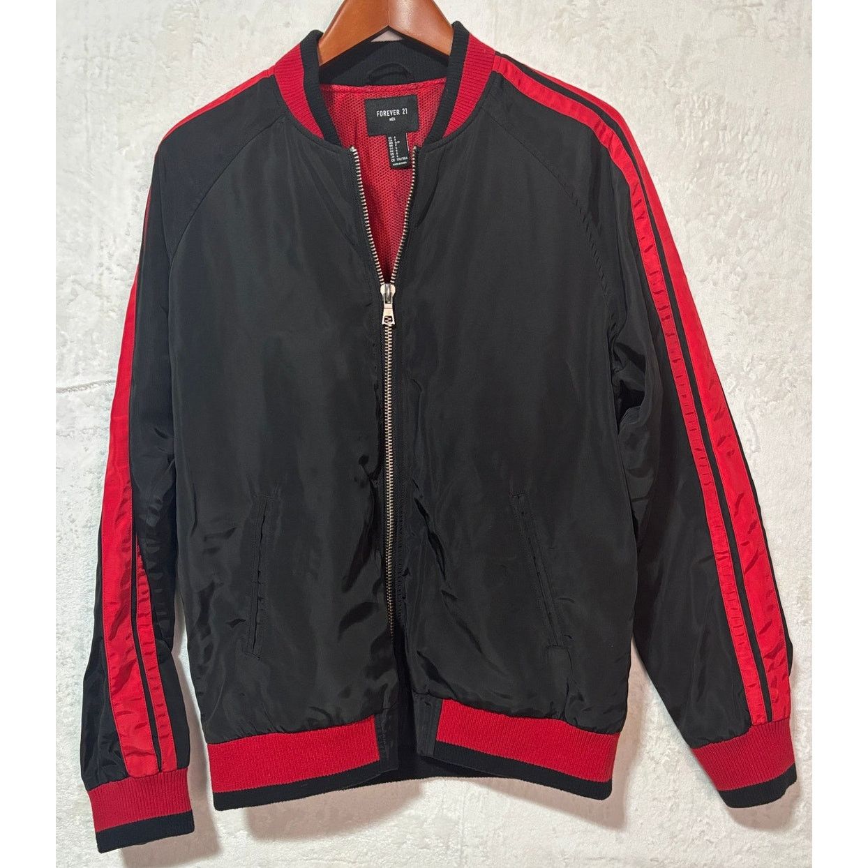 Forever 21 FOREVER 21 Men's SMALL Black Insulated Varsity Bomber Jacket Size US S / EU 44-46 / 1 - 4 Thumbnail