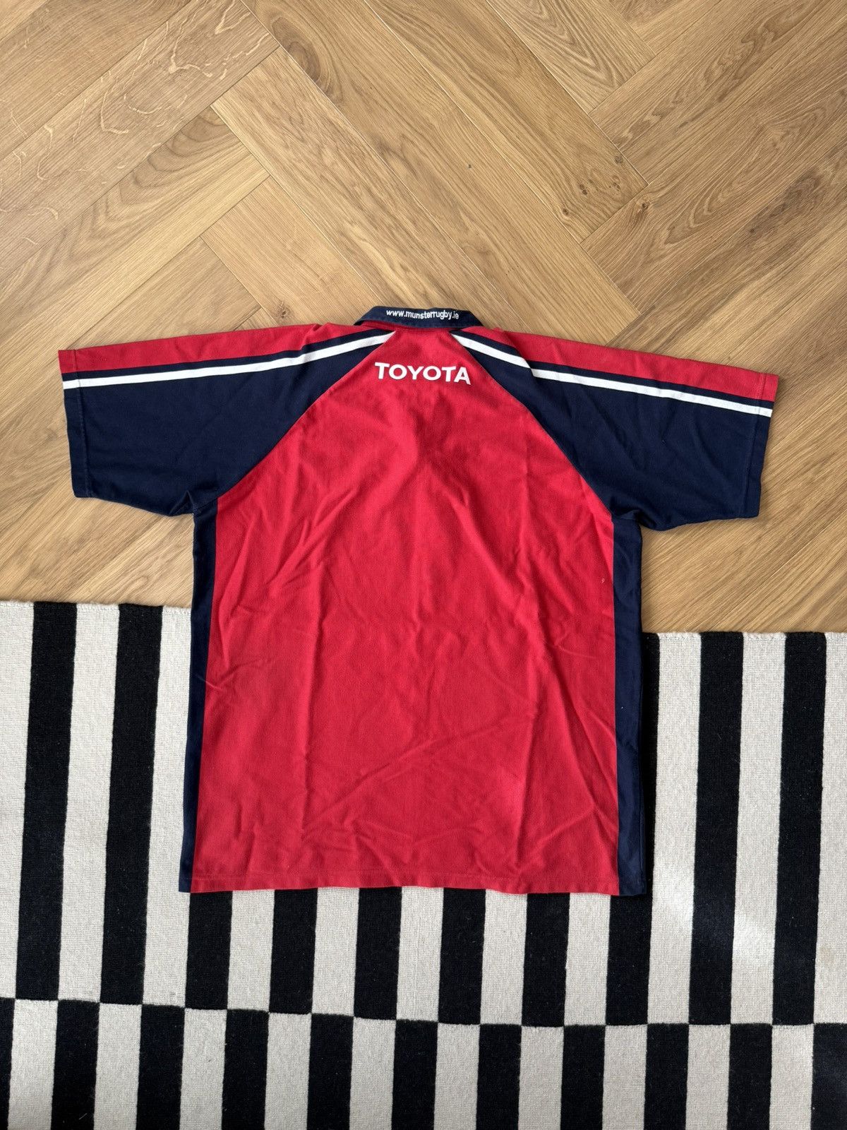 Canterbury of New Zealand Munster Rugby home jersey from the 2004/05 season Size US XXL / EU 58 / 5 - 9 Thumbnail