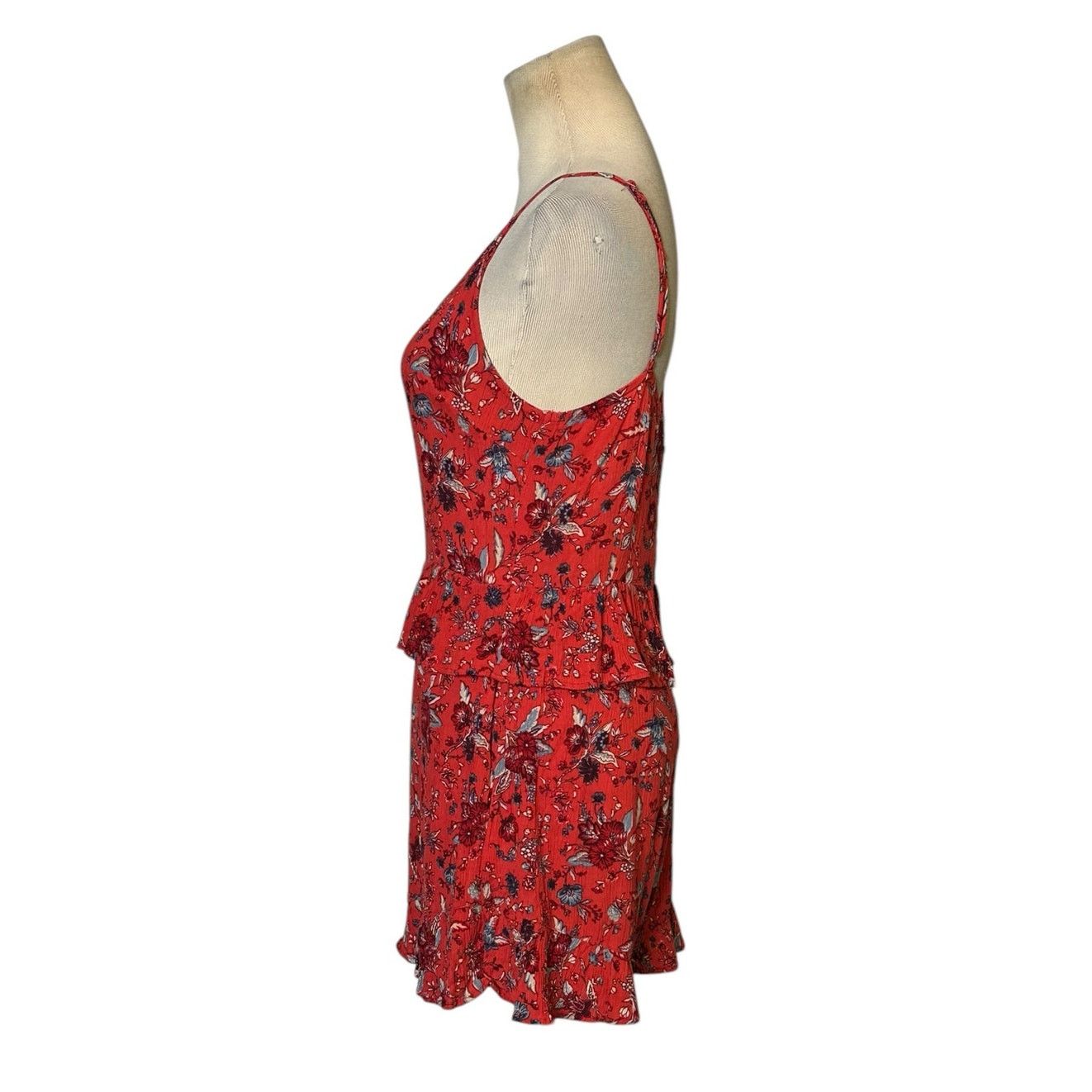 American Eagle Outfitters American Eagle red blue tank romper size 4 Size 27" / US 4 / IT 40 - 8 Thumbnail