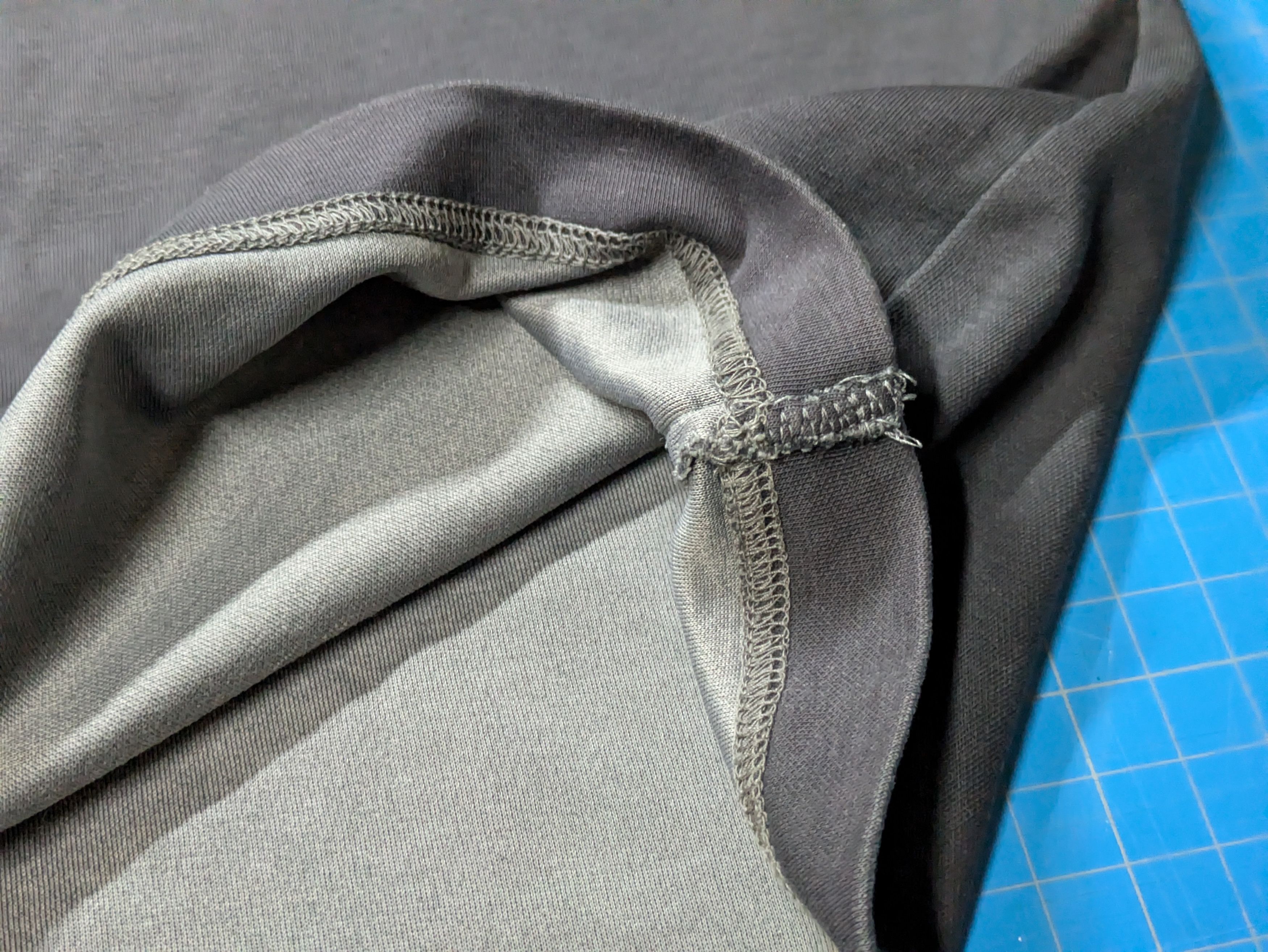 Uniqlo Gray Cropped Uniqlo AIRism Cotton Tshirt (Altered) Size US M / EU 48-50 / 2 - 4 Thumbnail