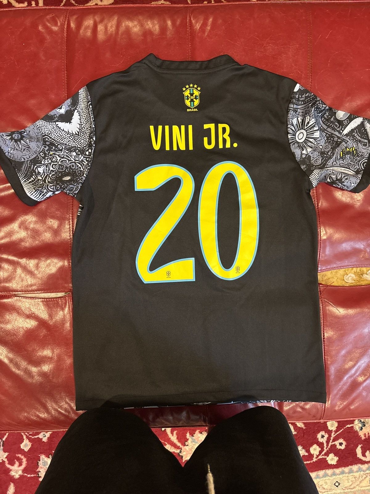 Nike Brazil ‘The redeemer’ kit Size US M / EU 48-50 / 2 - 2 Thumbnail