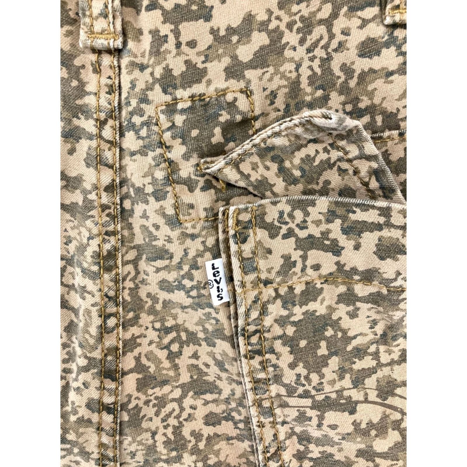 Levi's Levi's Cargo Shorts 32 Khaki Beige Camouflage Cargo Pocket Relaxed Men Regular Short Size US 32 / EU 48 - 7 Thumbnail