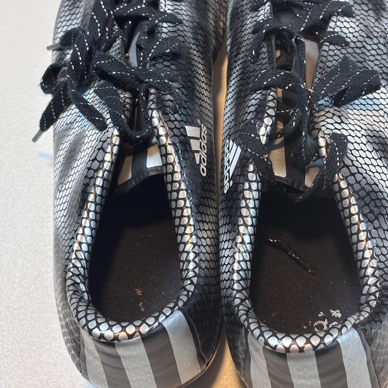Adidas Adidas F10 Black Snake Print Soccer Shoes Mens 11 US Soccer Size US 11 / EU 44 - 5 Thumbnail