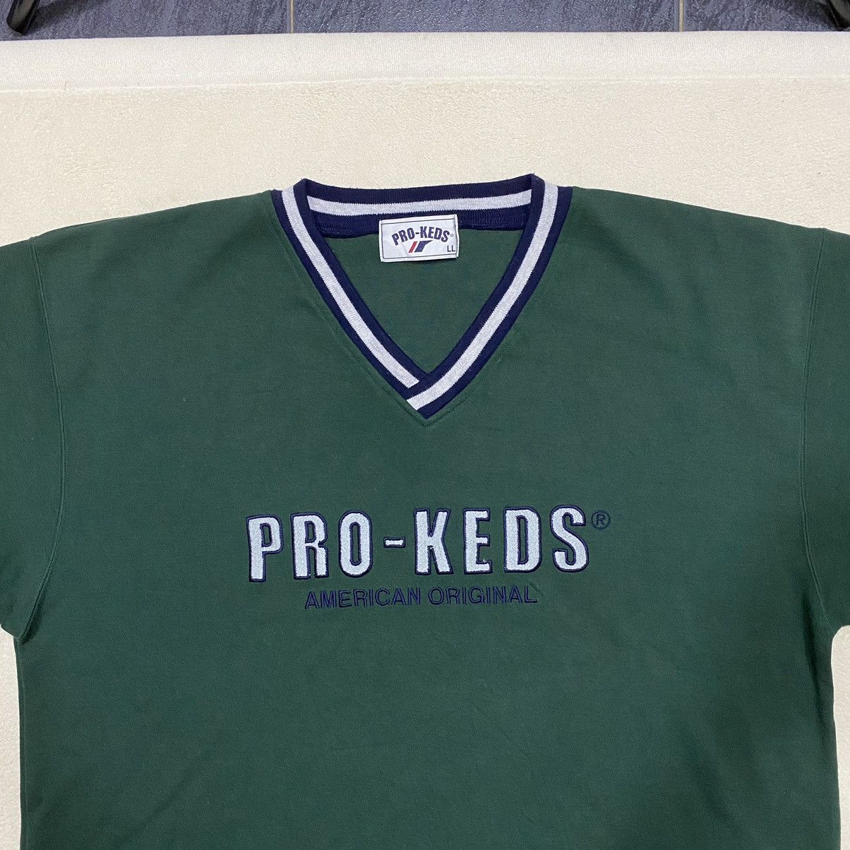 Pro-Keds × Vintage Vintage PRO KEDS Embroidered Spellout V-Neck Sweatshirt Size US XL / EU 56 / 4 - 2 Thumbnail