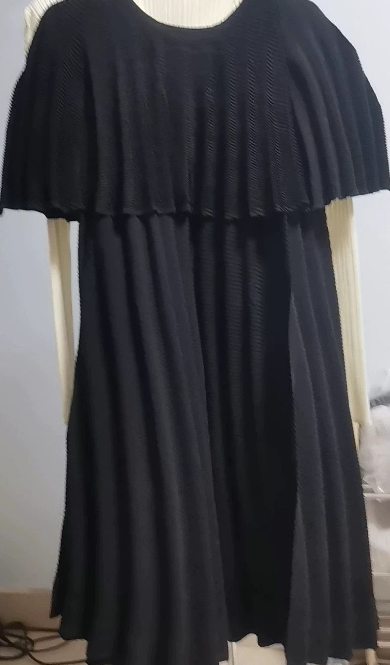Issey Miyake Issey Miyake size:2 Black parachute series dress Size S / US 4 / IT 40 - 1 Thumbnail