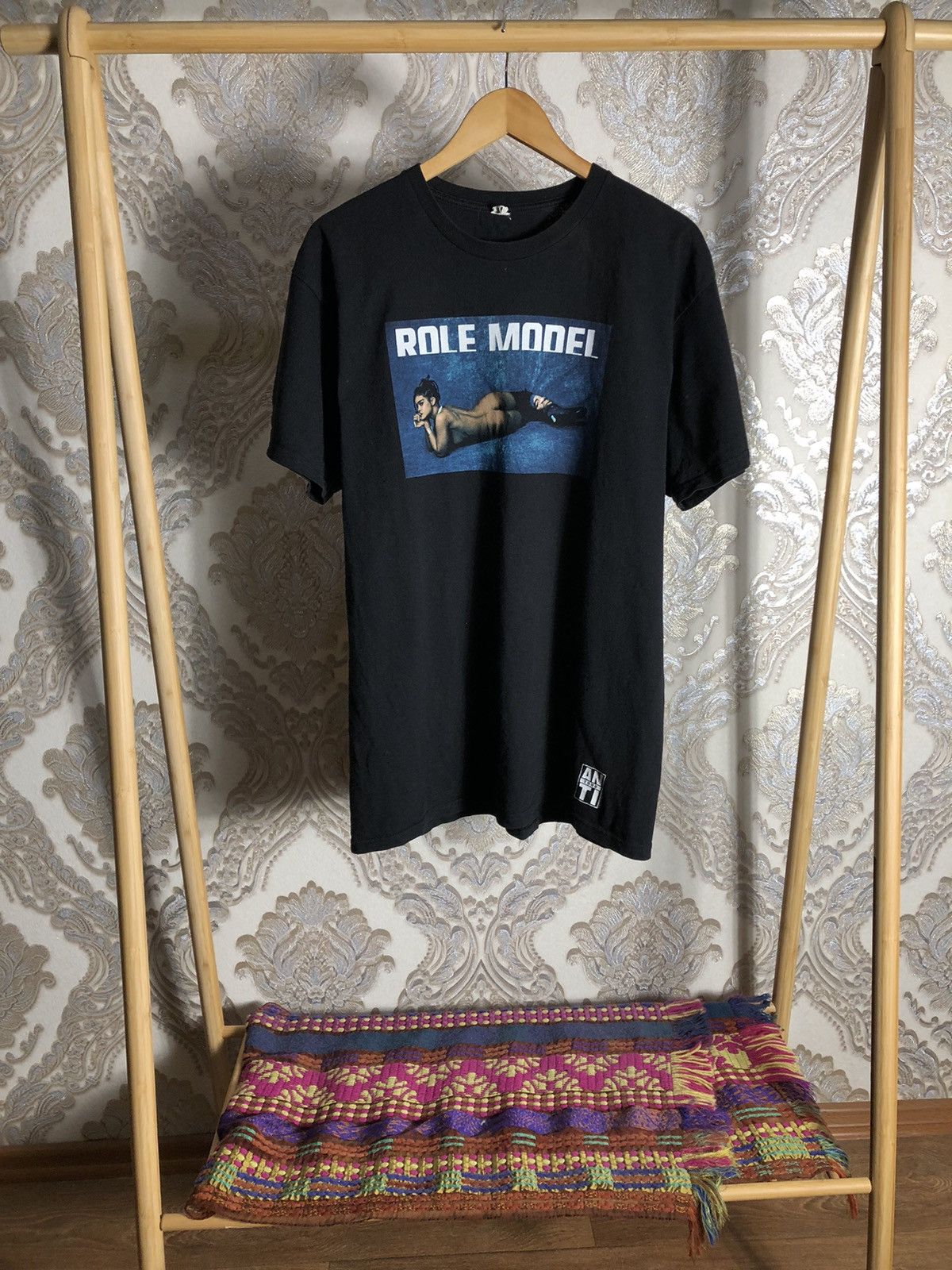 Rap Tees VINTAGE RIHANNA SEXY BIG LOGO T-SHIRT HIP HOP CASUAL Y2K 90s Size US L / EU 52-54 / 3 - 1 Thumbnail
