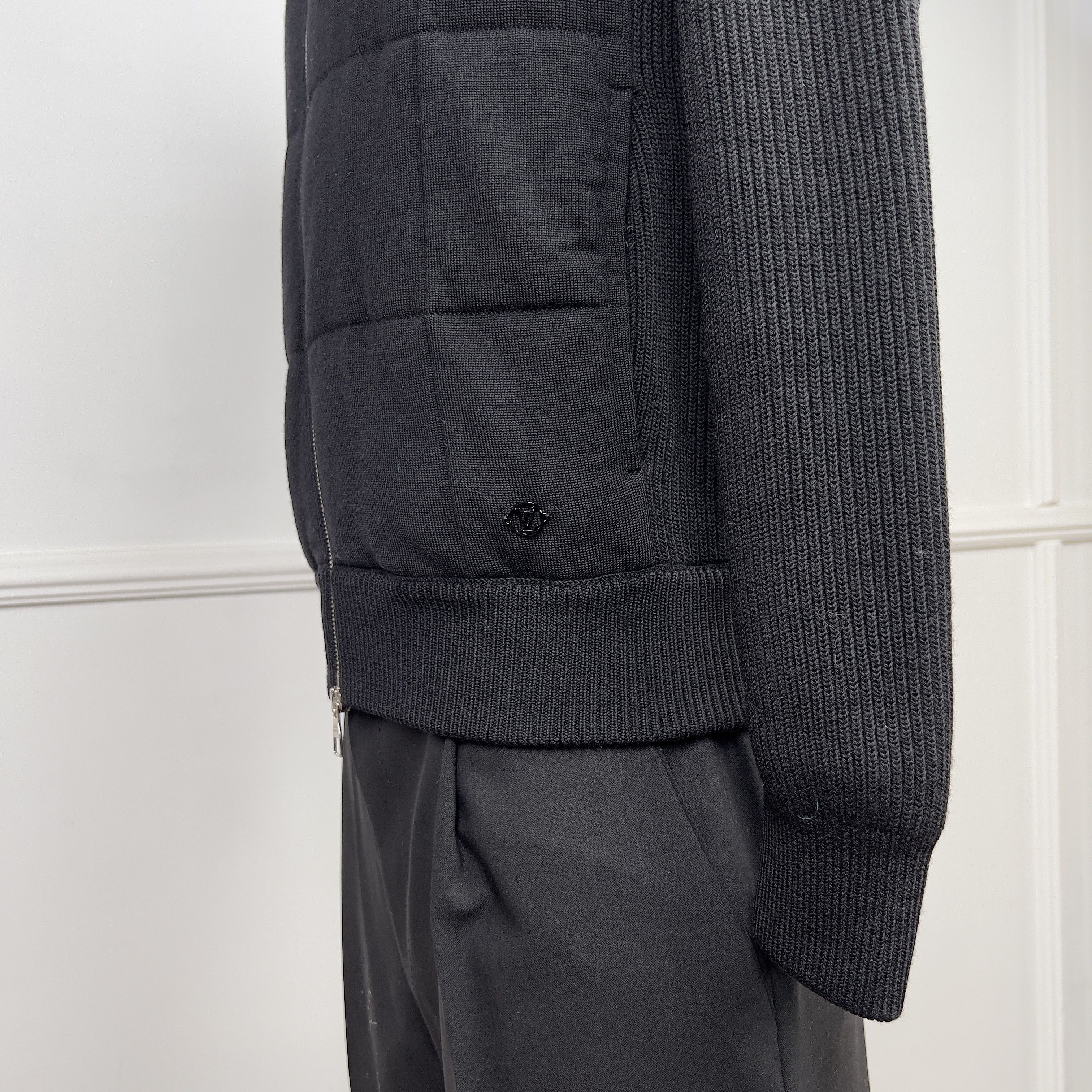 Louis Vuitton Louis Vuitton Cardigan Jacket Wool Silk / Garment Bag Hanger Size US S / EU 44-46 / 1 - 7 Thumbnail