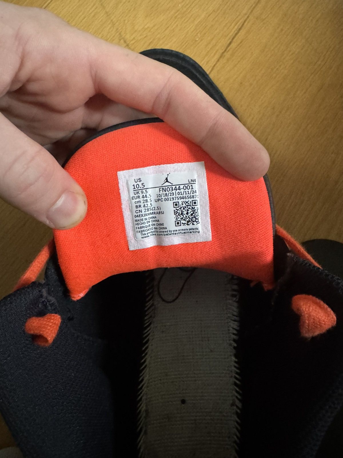 J Balvin × Jordan Brand Jordan 3 J Balvin rio Size US 10.5 / EU 43-44 - 16 Thumbnail