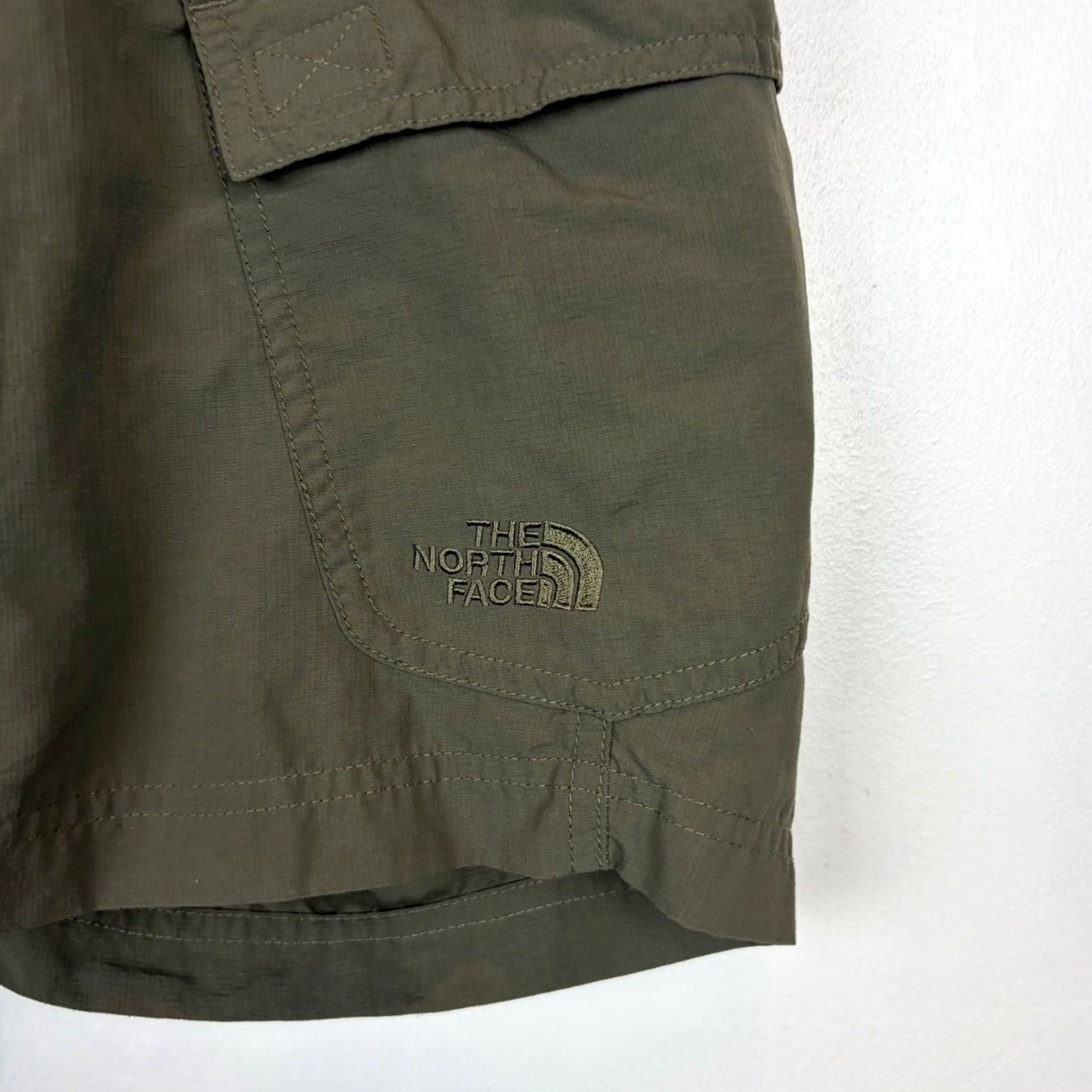 The North Face The North Face Shorts Mens 34 Green Lightweight Outdoor 9” Chino Flat Front Pocket Quick Dry Regular M Size US 34 / EU 50 - 4 Thumbnail