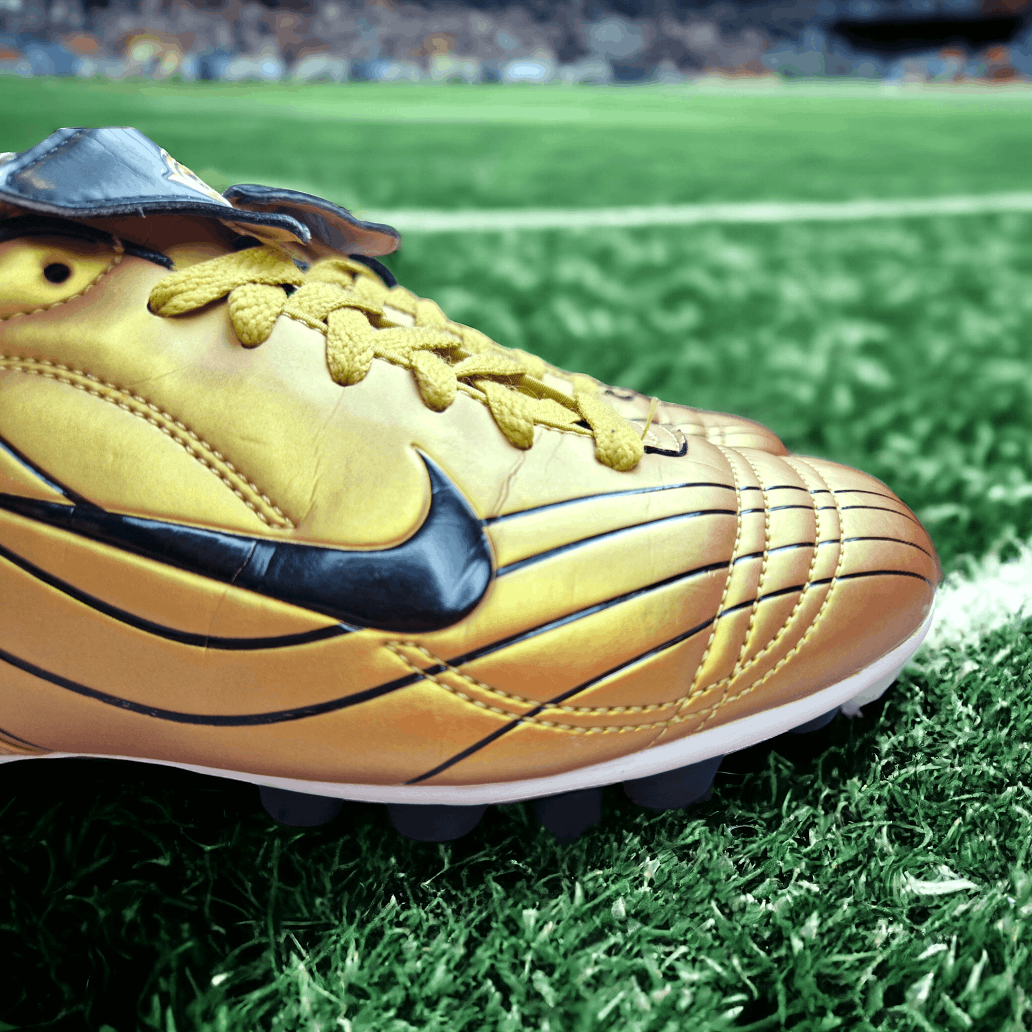 Nike Nike mercurial vapor R9 gold Football Boots- rare Size US 7 / EU 40 - 2 Thumbnail