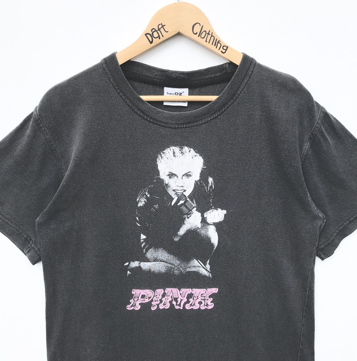 Band Tees Vintage Pink American Singer Songwriter Tee Sun Faded Size US S / EU 44-46 / 1 - 8 Thumbnail