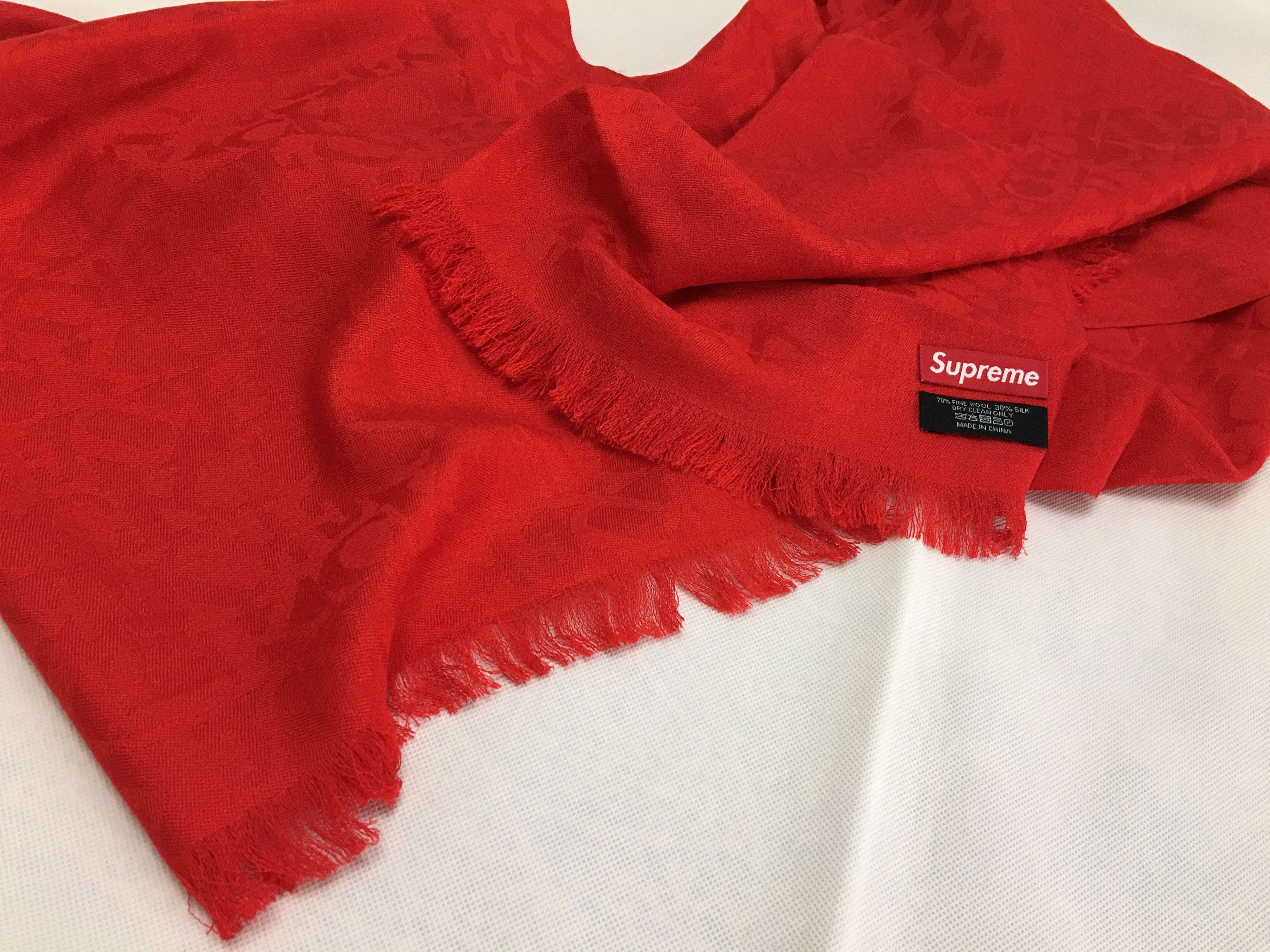 Supreme Supreme Fuck Pattern Wool Scarf Red 17FW Size ONE SIZE - 4 Thumbnail