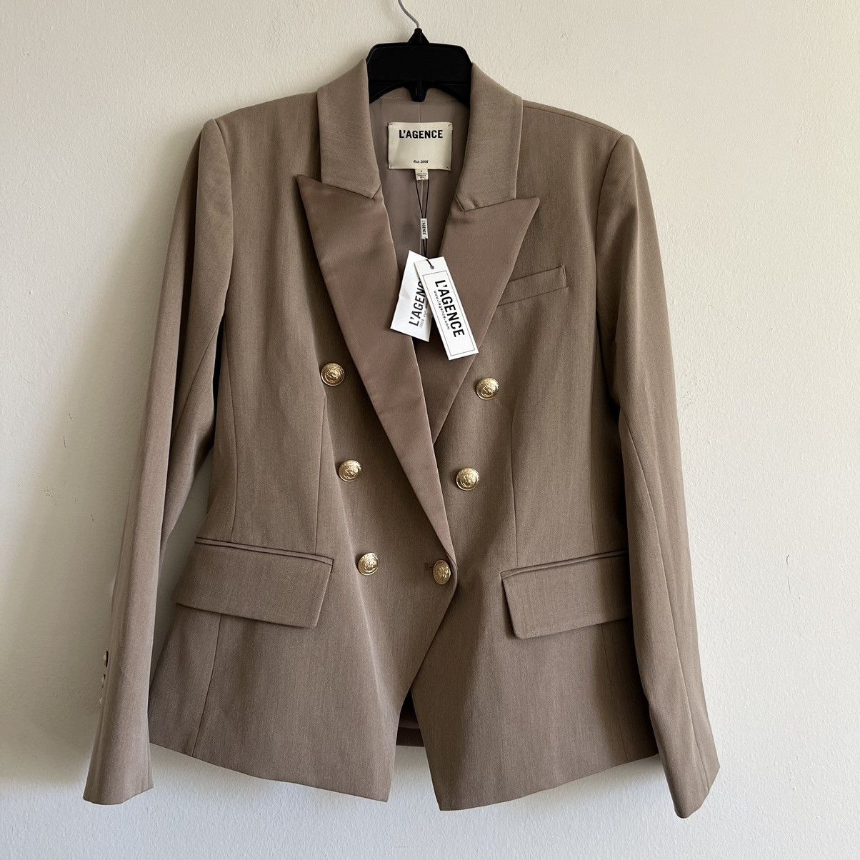L'AGENCE LAGENCE Kenzie Cont Lapel Blazer in Mochaccino size 6 Size M / US 6-8 / IT 42-44 - 3 Thumbnail