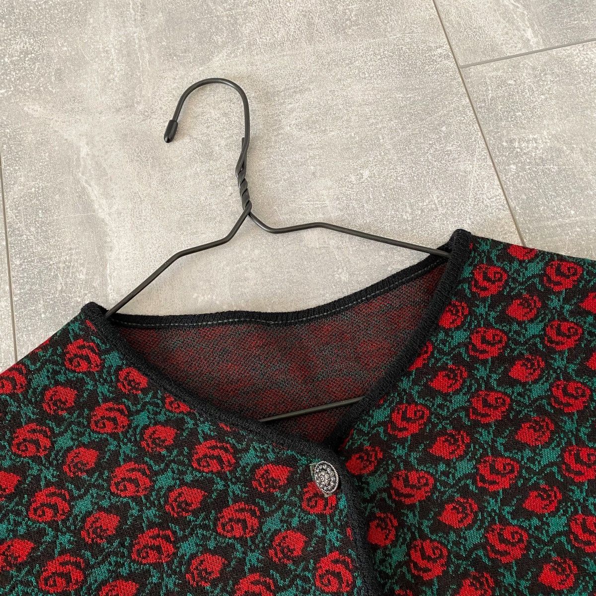 Japanese Brand 90s Vintage Japanese Unisex Hand Knit Roses Cardigan Size M / US 6-8 / IT 42-44 - 5 Thumbnail