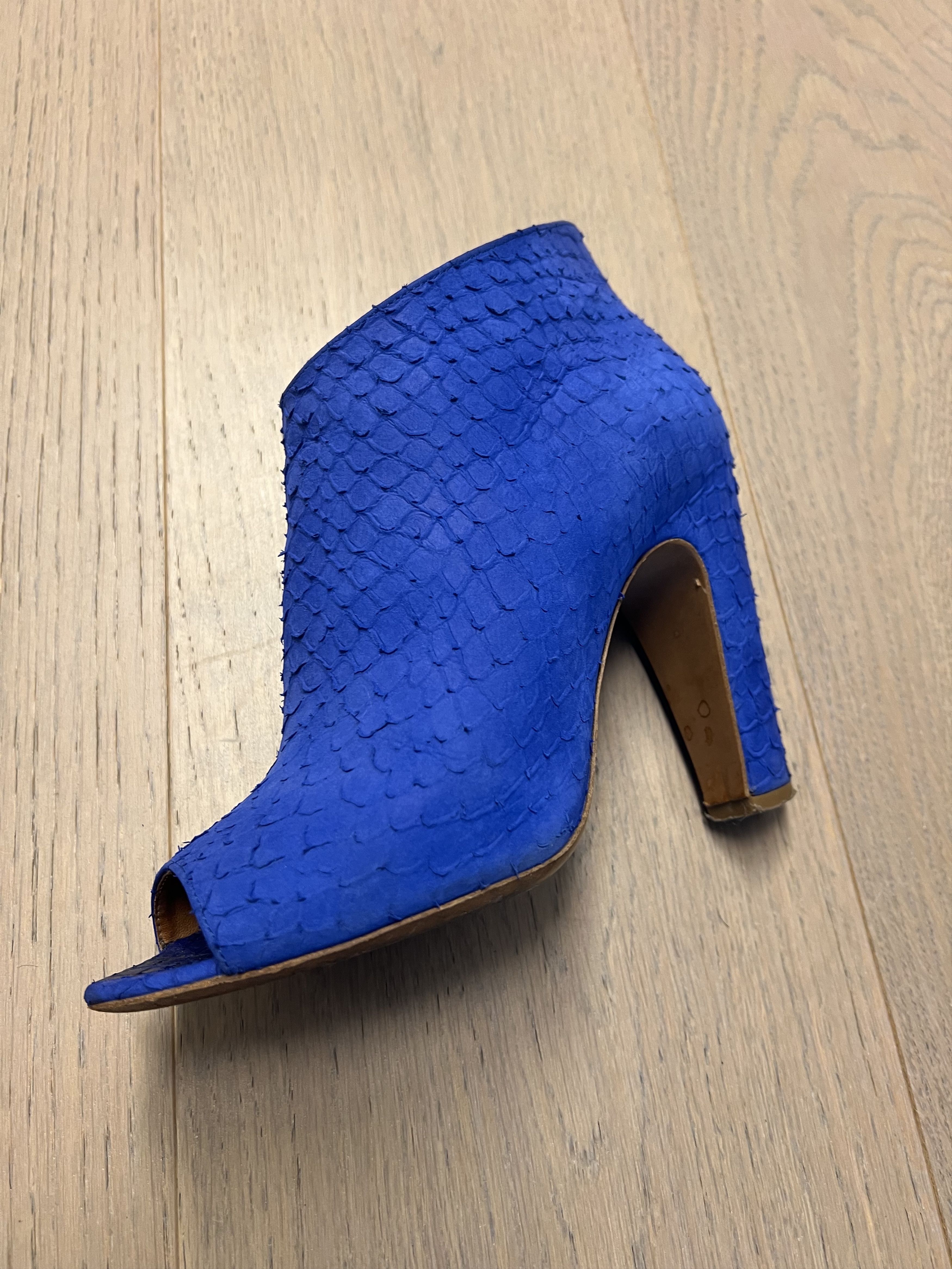 Maison Margiela Maison Martin Margiela blue snakeskin peep toe heels. Size US 8 / IT 38 - 2 Thumbnail