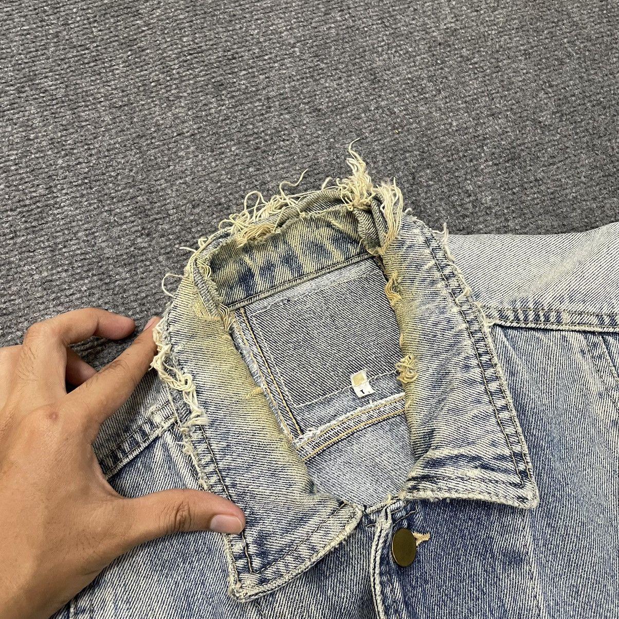 Vintage Vintage Distressed Denim Jacket Scovill Button Size US L / EU 52-54 / 3 - 8 Thumbnail