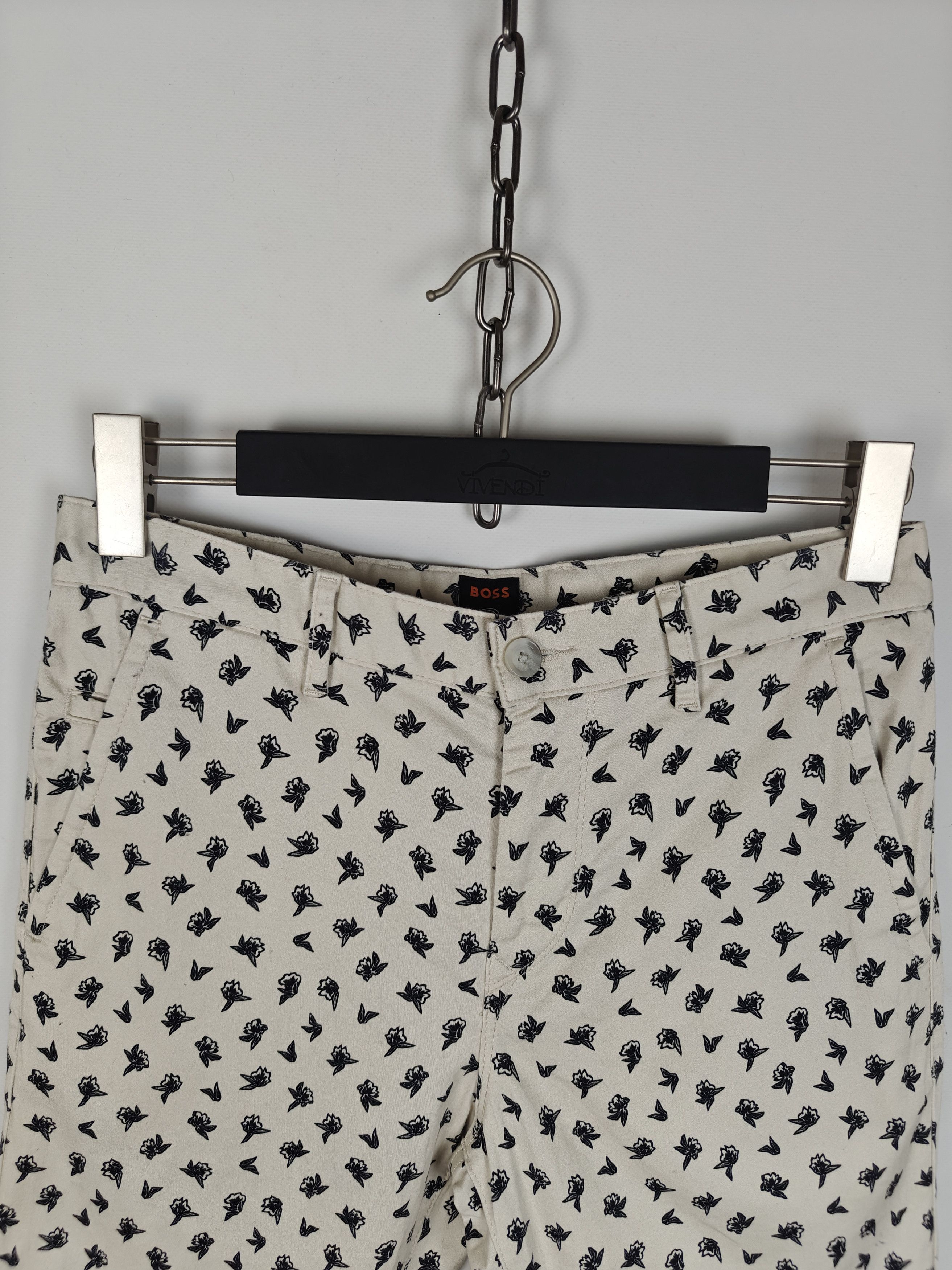 Hugo Boss Hugo Boss Chino Slim Shorts size 29 Size US 29 - 2 Thumbnail