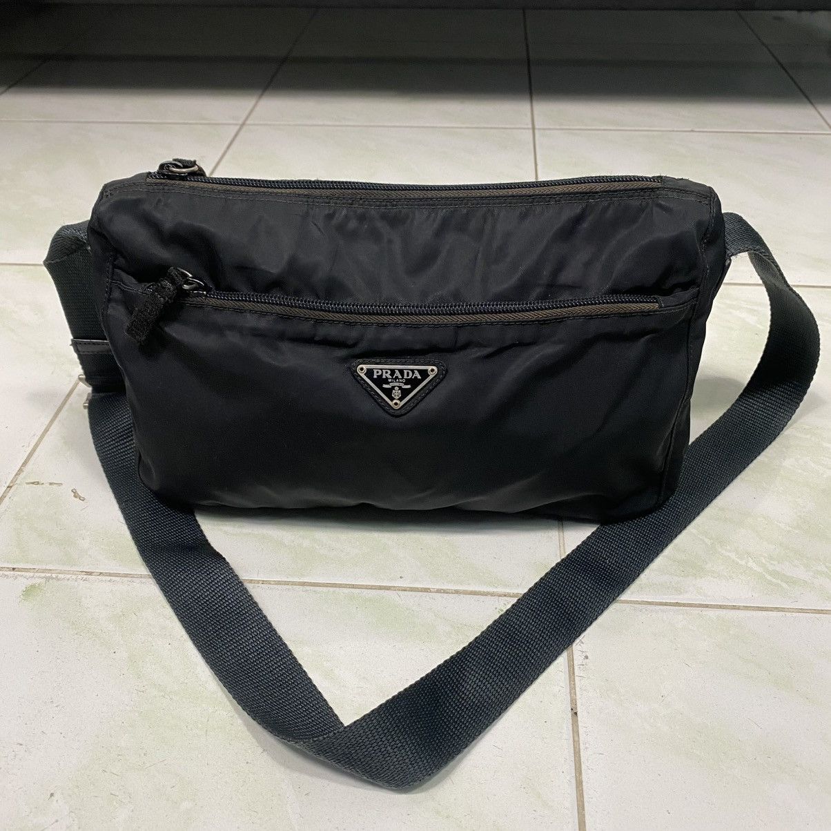 Prada 🔥VINTAGE SLING BAG PRADA MILANO Size ONE SIZE - 4 Thumbnail