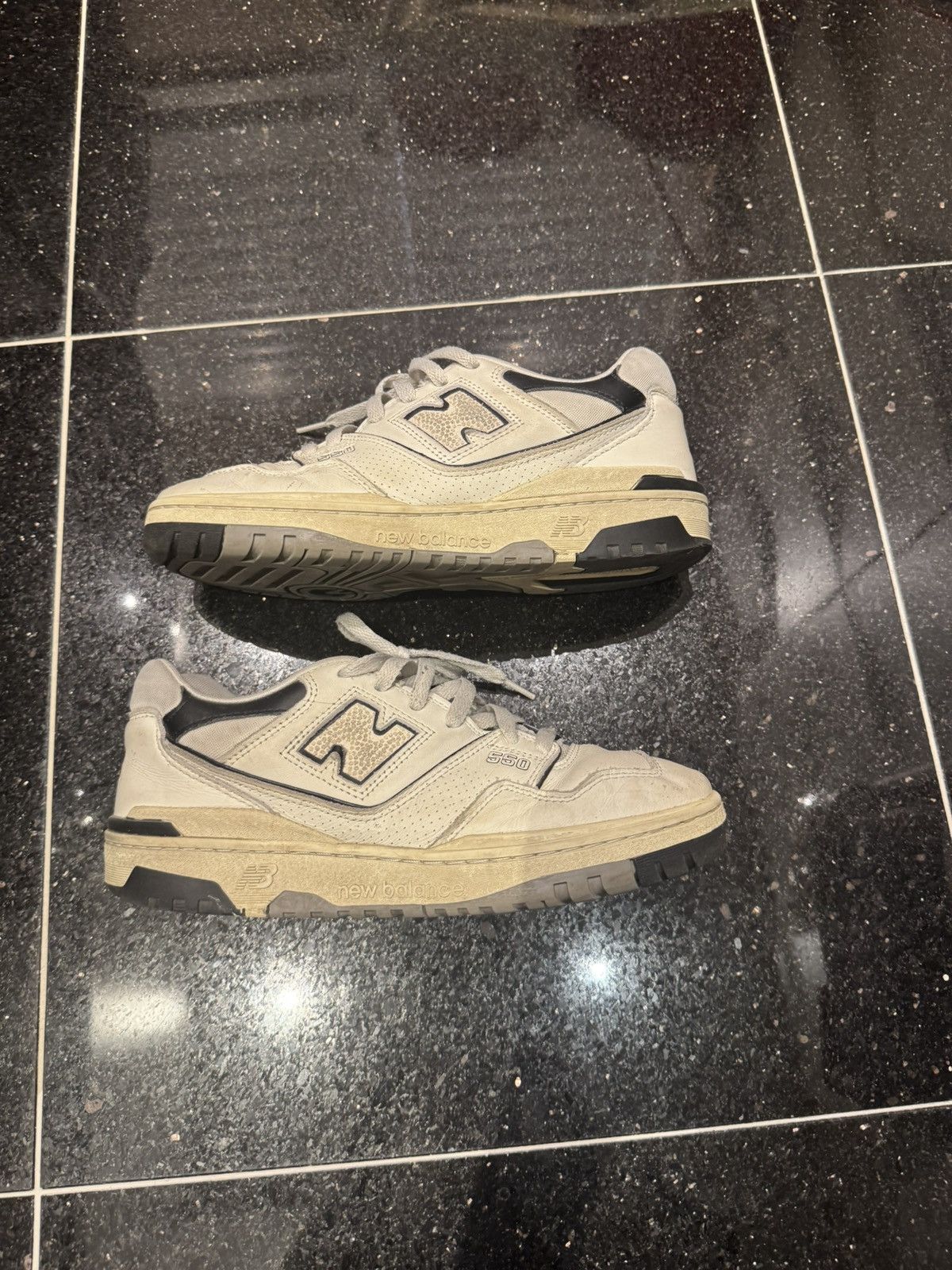 New Balance NEW BALANCE 550 CREAM BLACK Size US 8.5 / EU 41-42 - 2 Thumbnail