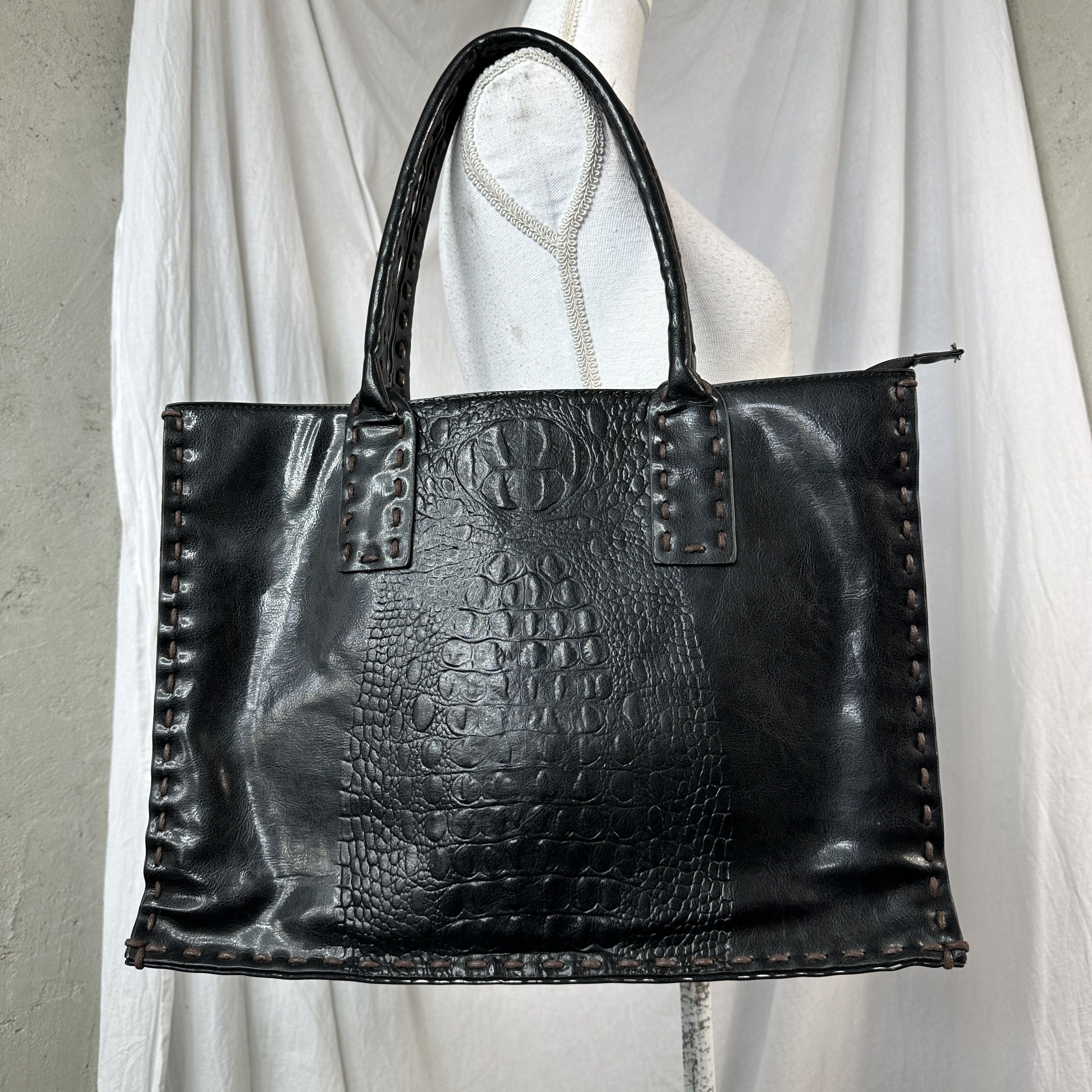 Vintage Vintage Y2K Biker Embossed Croco Leather Shoulder Bag Size ONE SIZE - 2 Thumbnail
