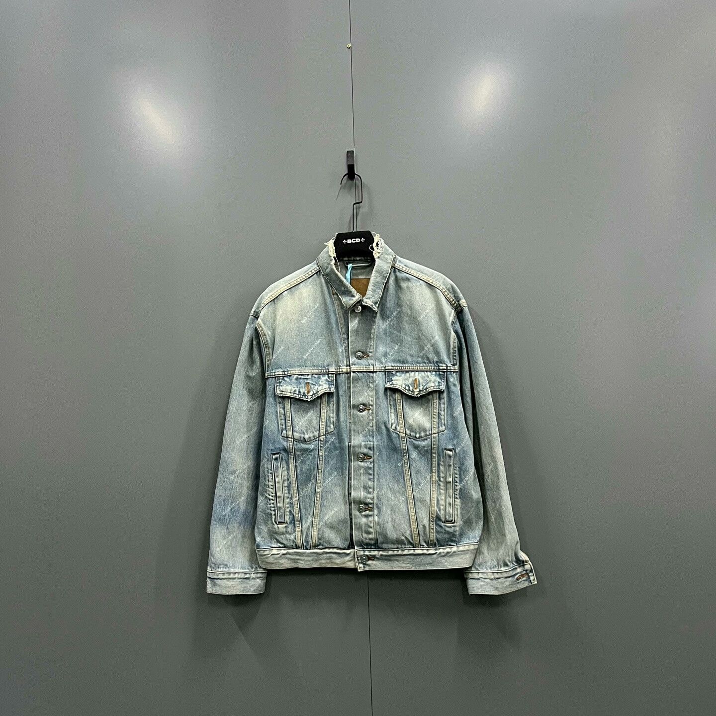 Balenciaga Balenciaga Logo Washed Denim Jacket Size US XS / EU 42 / 0 - 1 Thumbnail
