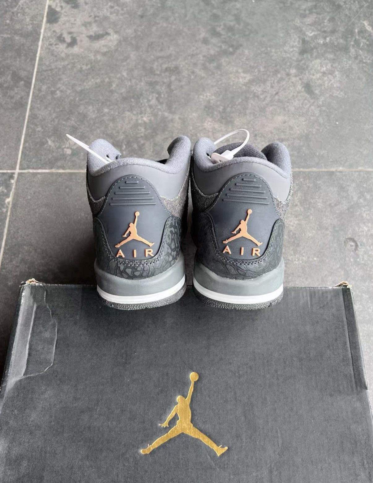 Jordan Brand Air Jordan 3 Retro Grey Suede J42 Size US 5 / IT 35 - 3 Thumbnail