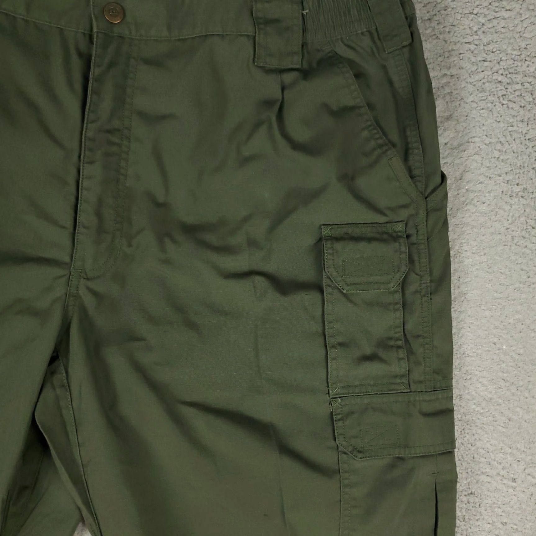 Vintage 5.11 Tactical Pants Mens 42x28 Green Cargo Pocket Trousers Casual Outdoor Flat Front Regular Standard Cargo Modern Outdoor Wear Size US 42 / EU 58 - 3 Thumbnail