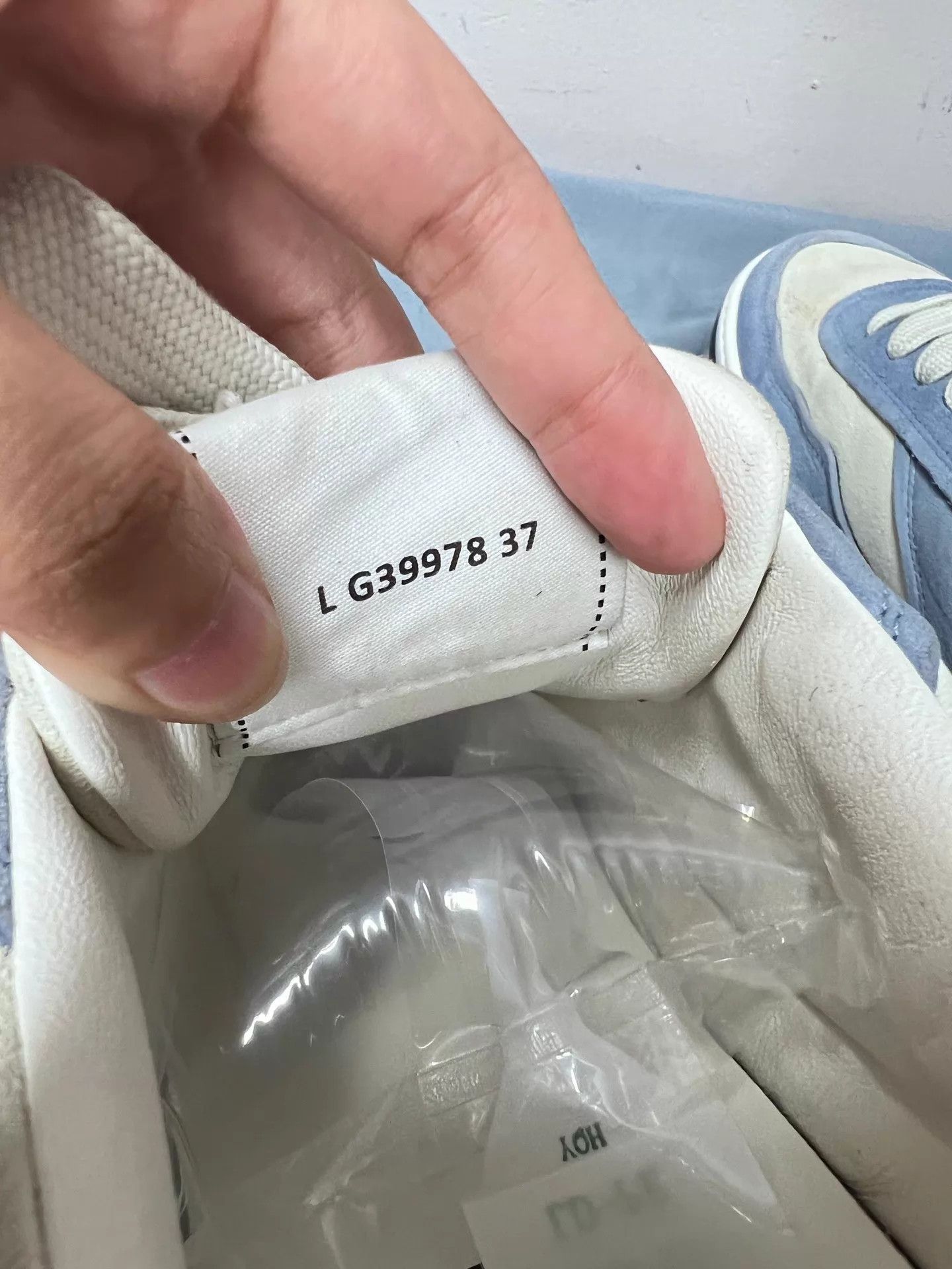 Chanel Chanel 23P White Blue Low-Top Sneaker 37 BF5017 Size US 6.5 / IT 36.5 - 8 Thumbnail