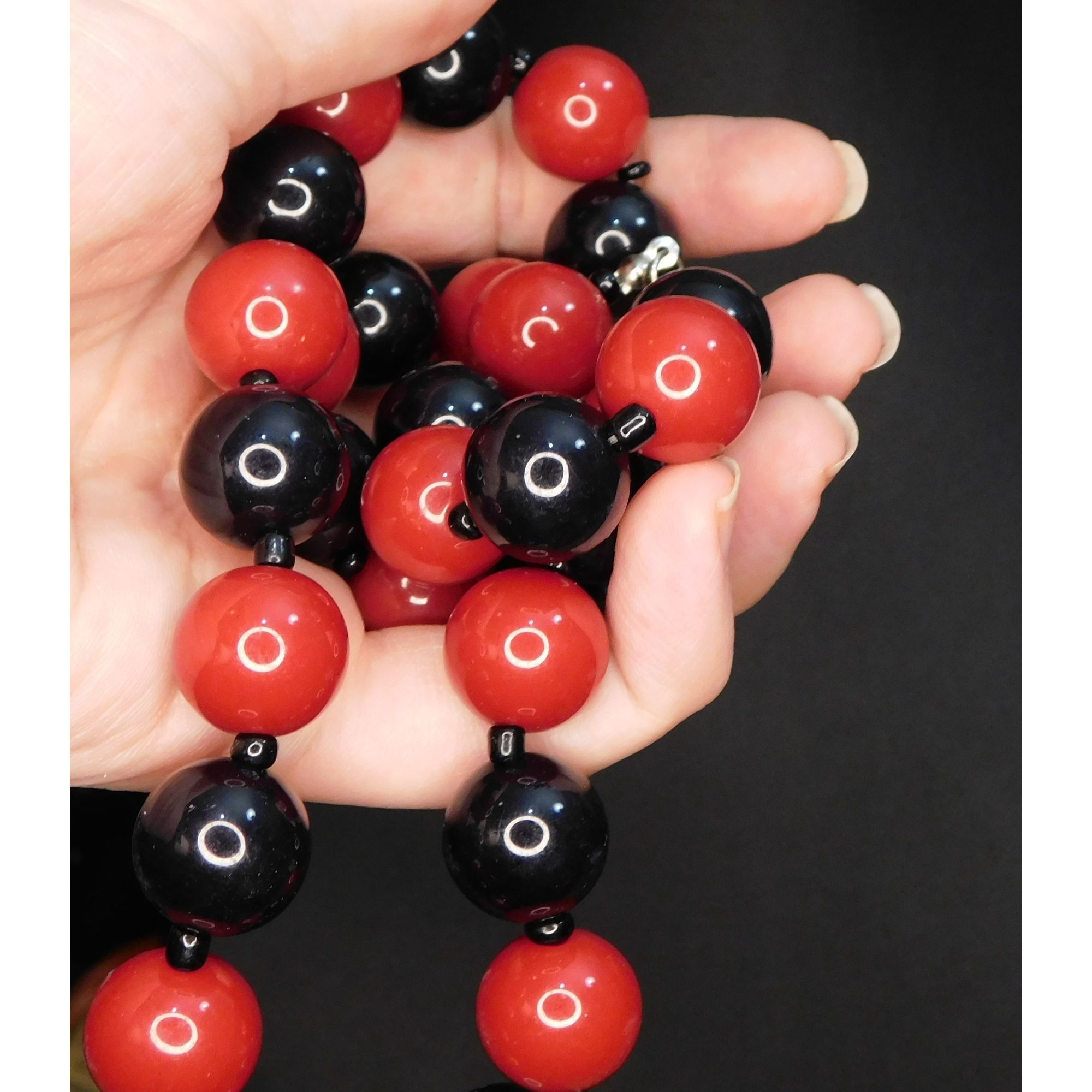 Other Retro Chunky Black And Red Beaded Necklace Size ONE SIZE - 2 Thumbnail