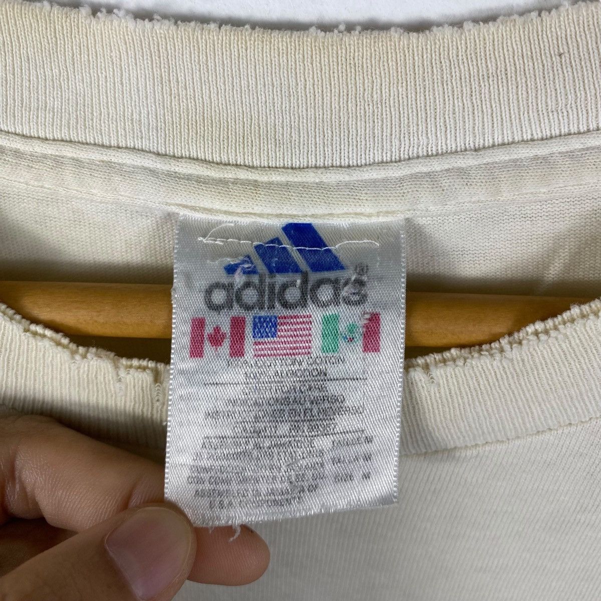 Adidas Distressed Vintage 90's ADIDAS Logo Faded Tee Shirt Medium Size US M / EU 48-50 / 2 - 6 Thumbnail